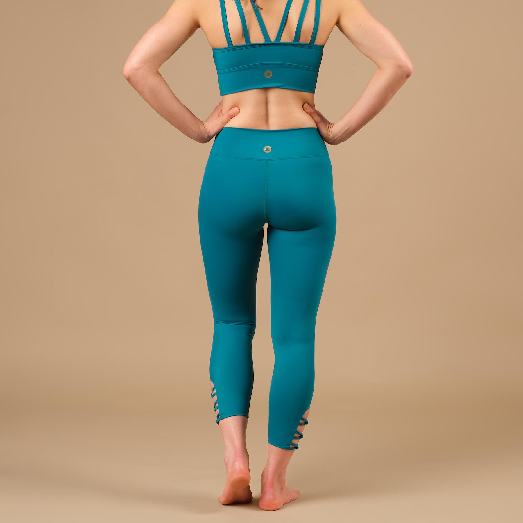 Leggings de yoga 7/8 Eco Mare fabriqués en Suisse à partir de tissu Econyl recyclé acqua