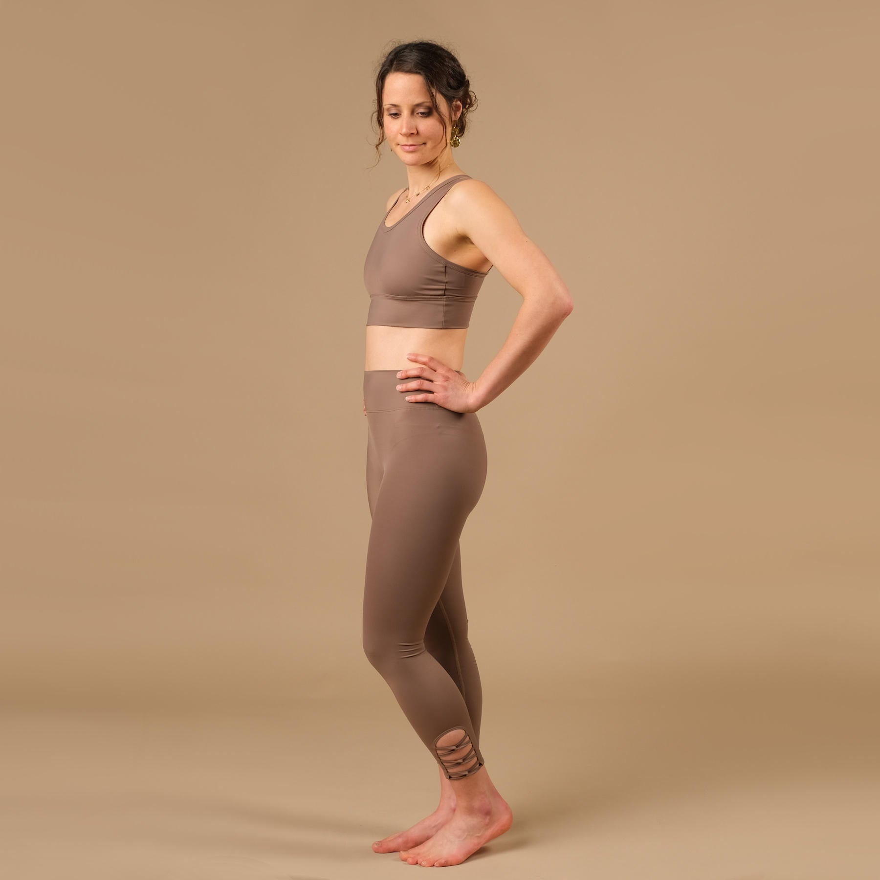 Leggings de yoga 7/8 Eco Mare fabriqués en Suisse à partir de tissu Econyl recyclé sable