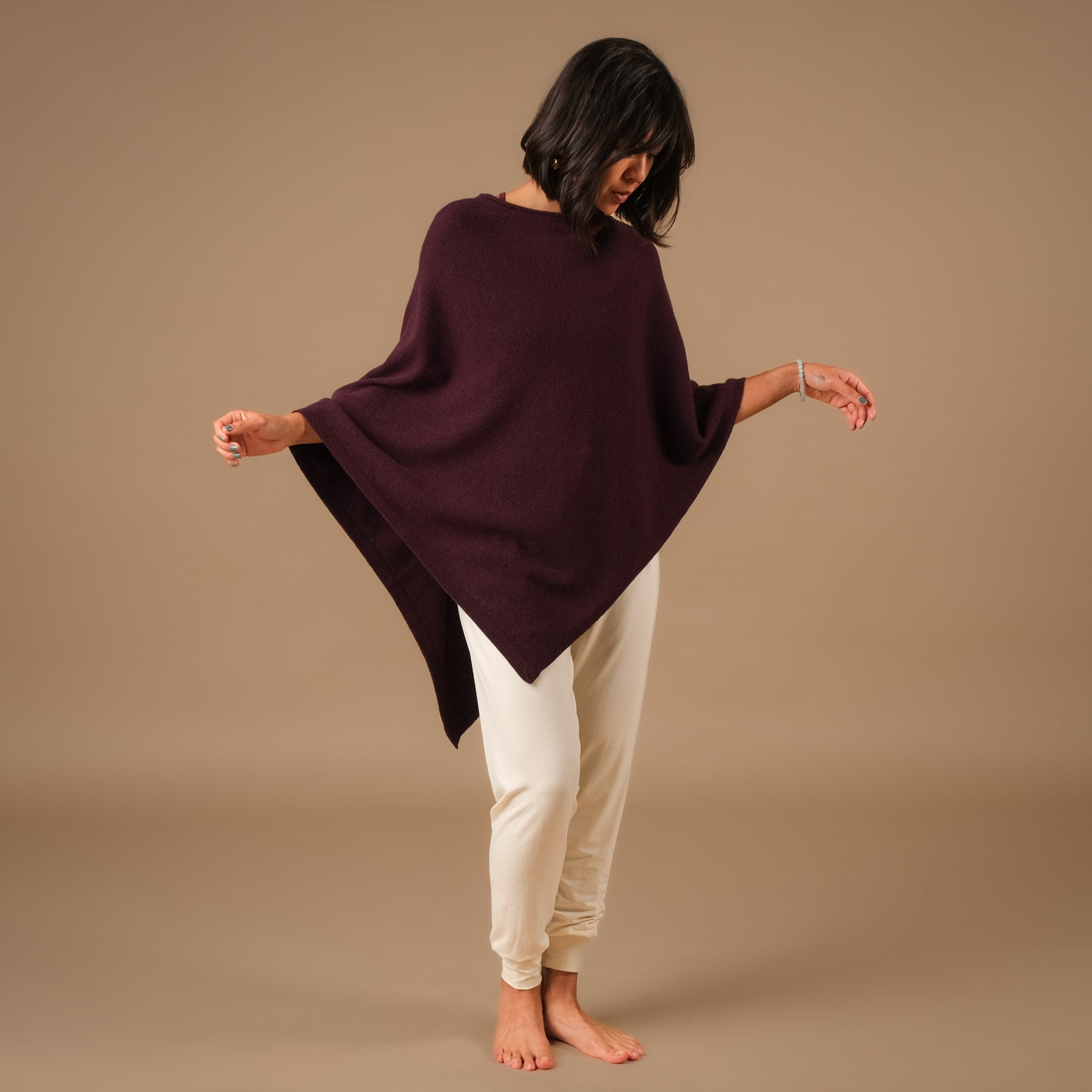 Poncho en cachemire durable aubergine