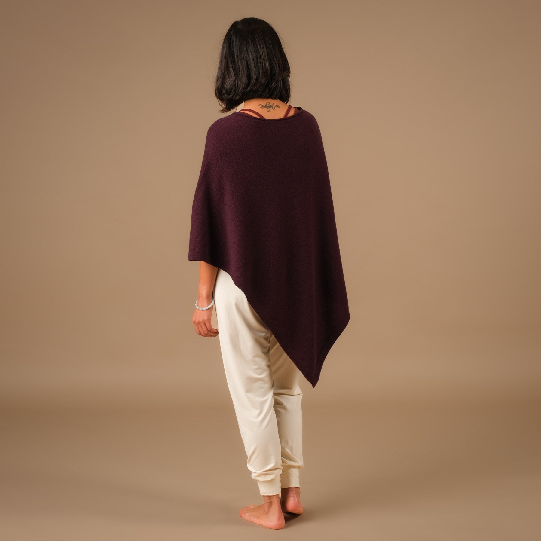 Poncho en cachemire durable aubergine