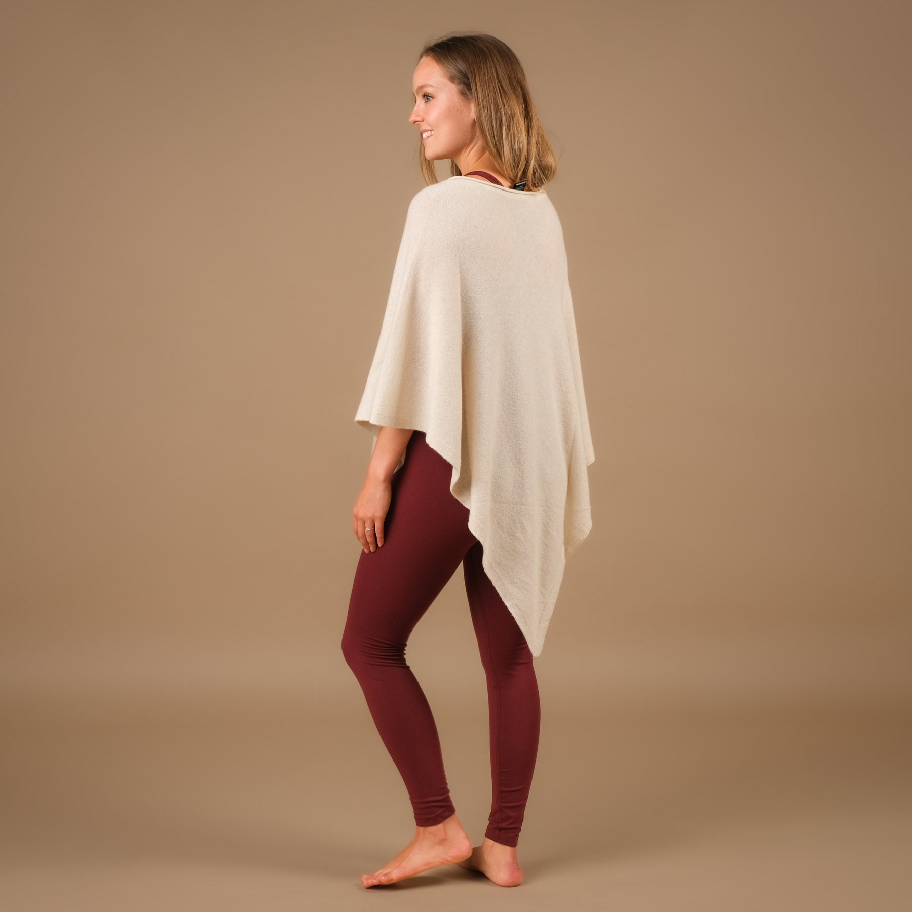 Poncho en cachemire durable crème