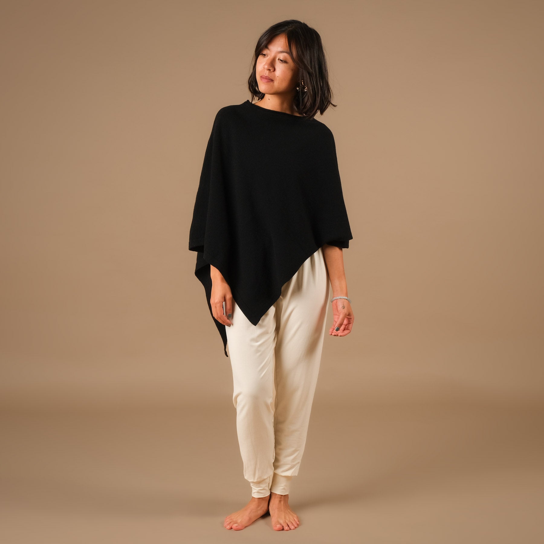 Poncho en cachemire durable noir