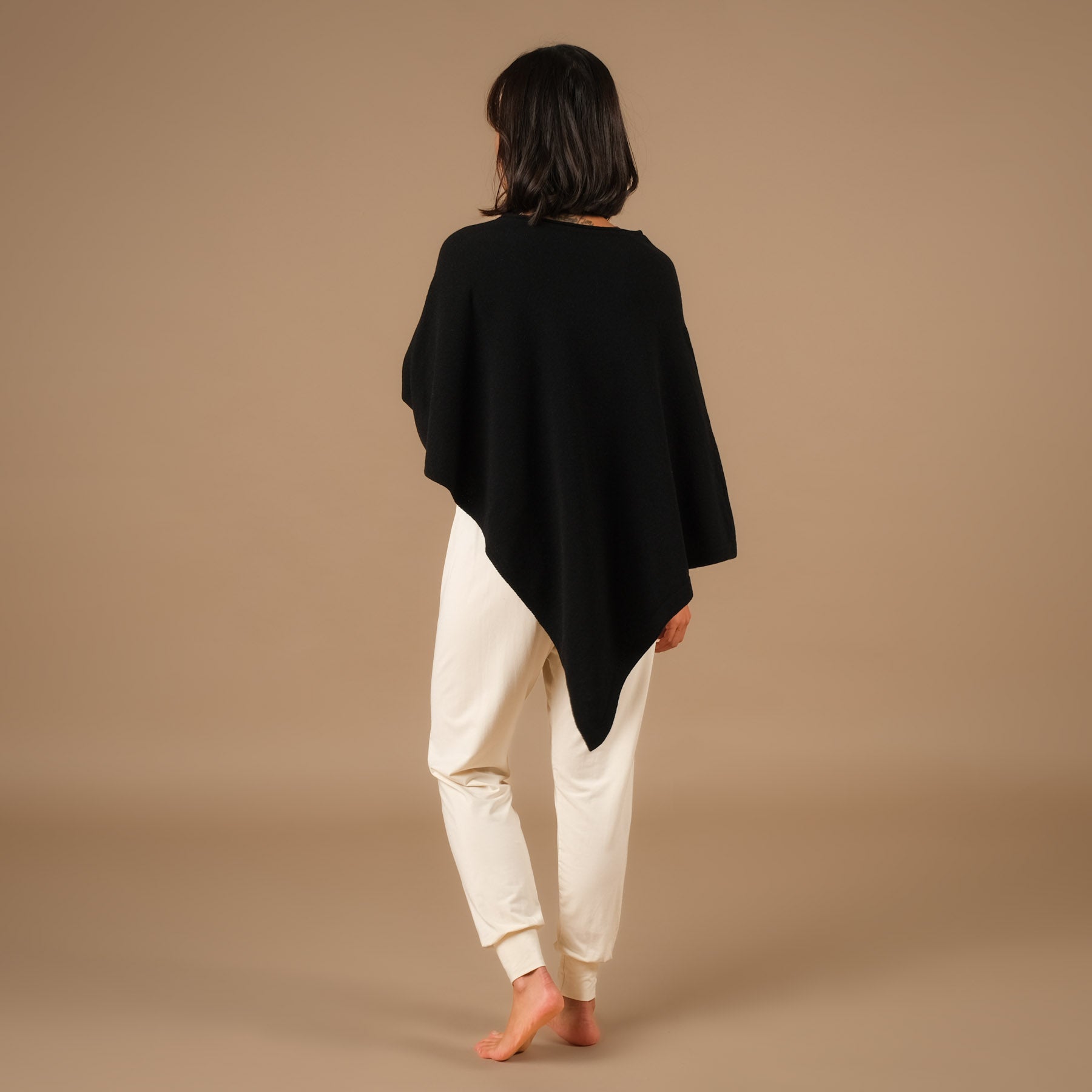 Poncho en cachemire durable noir