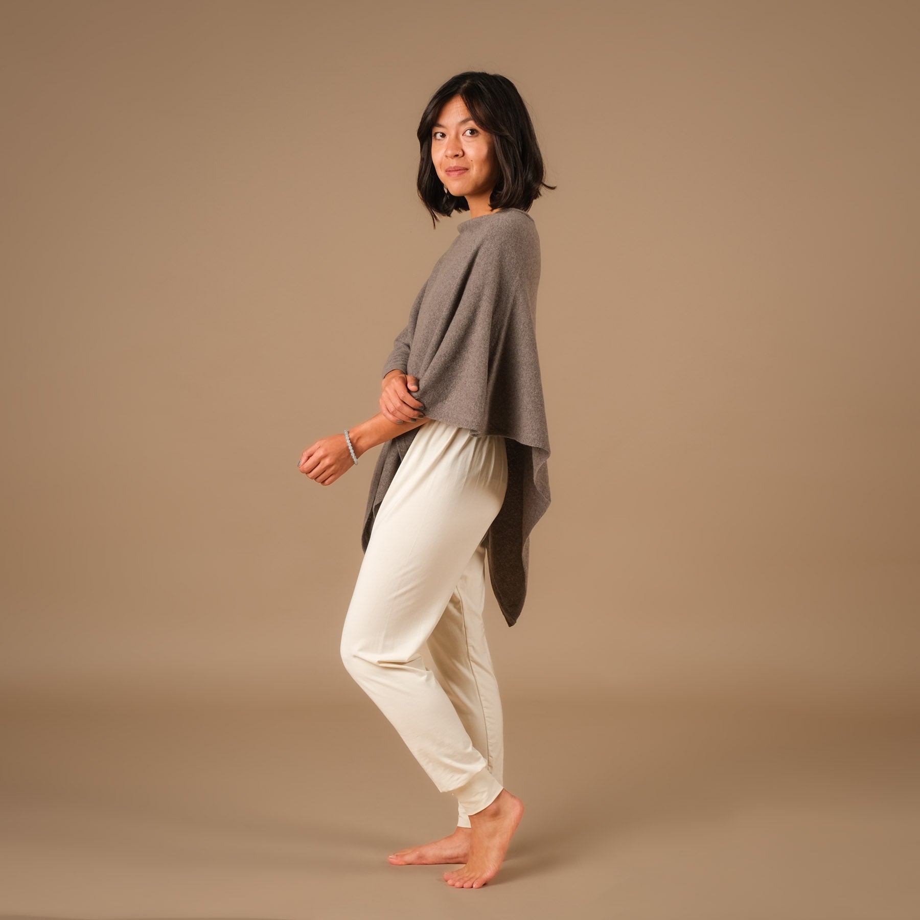 Poncho en cachemire durable taupe