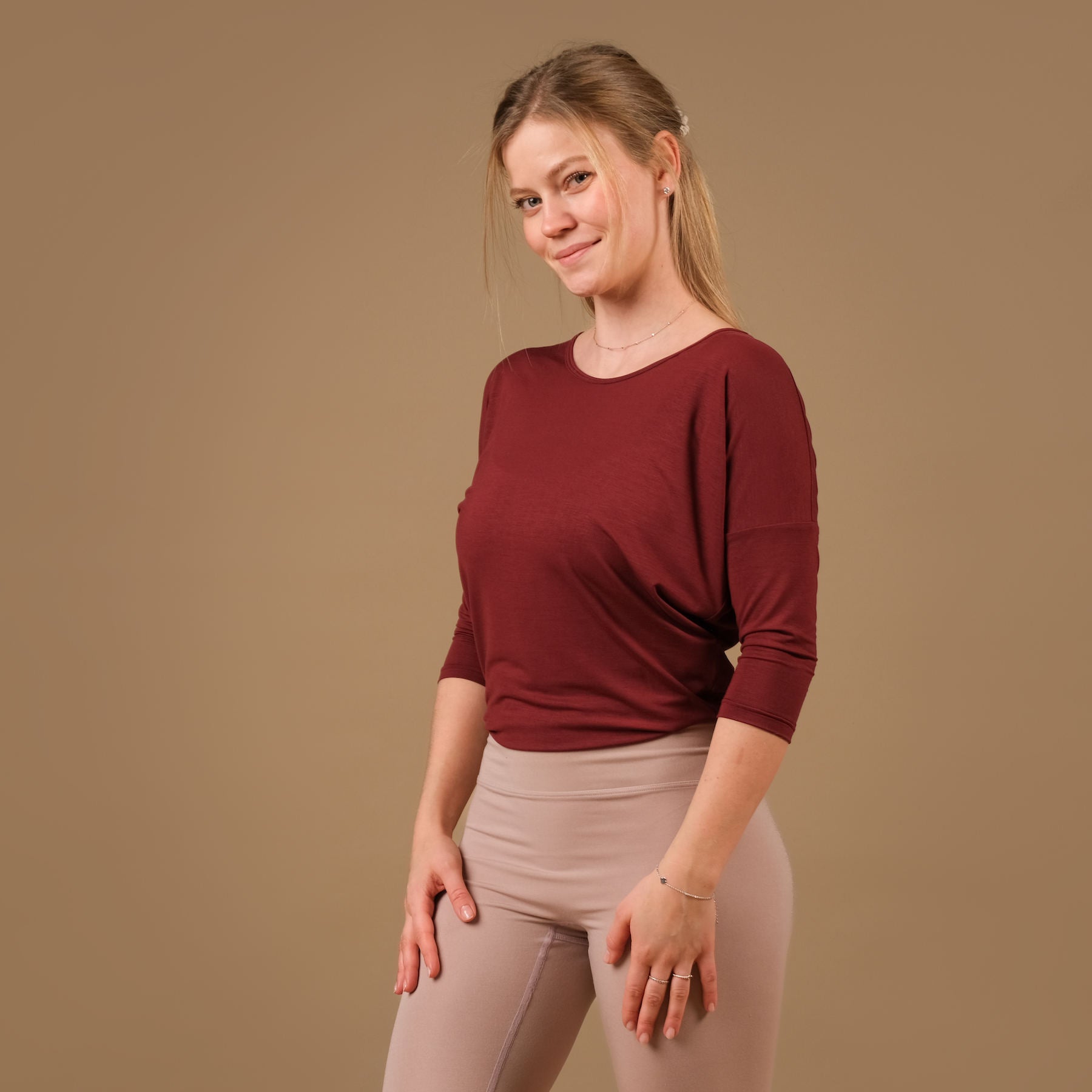 Yoga Shirt Comfy manches 3/4, fabriqué en Suisse, tissu très doux, bordeaux