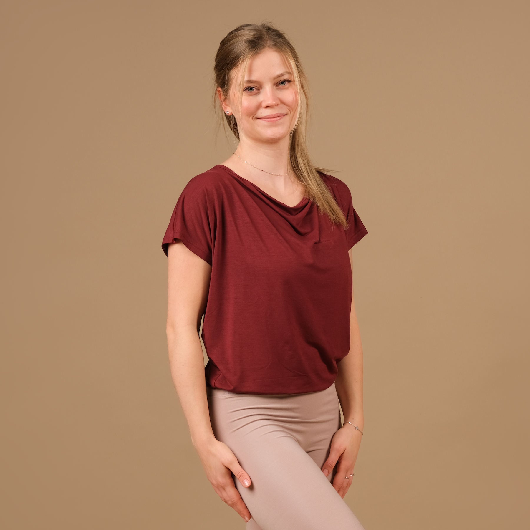 Shirt cascade de yoga, durable, cousue en Suisse, bordeaux