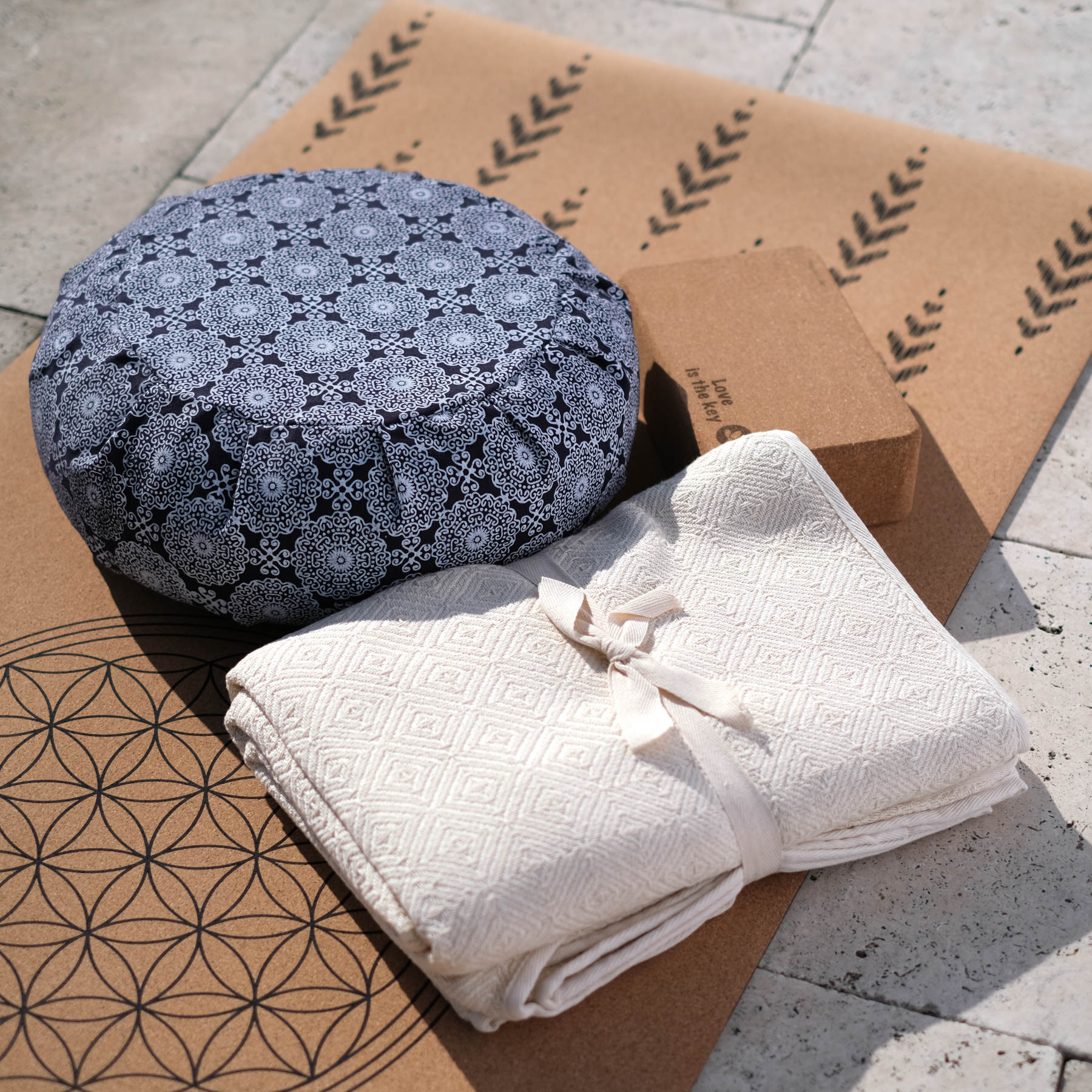 Couverture de yoga en coton bio blanc naturel