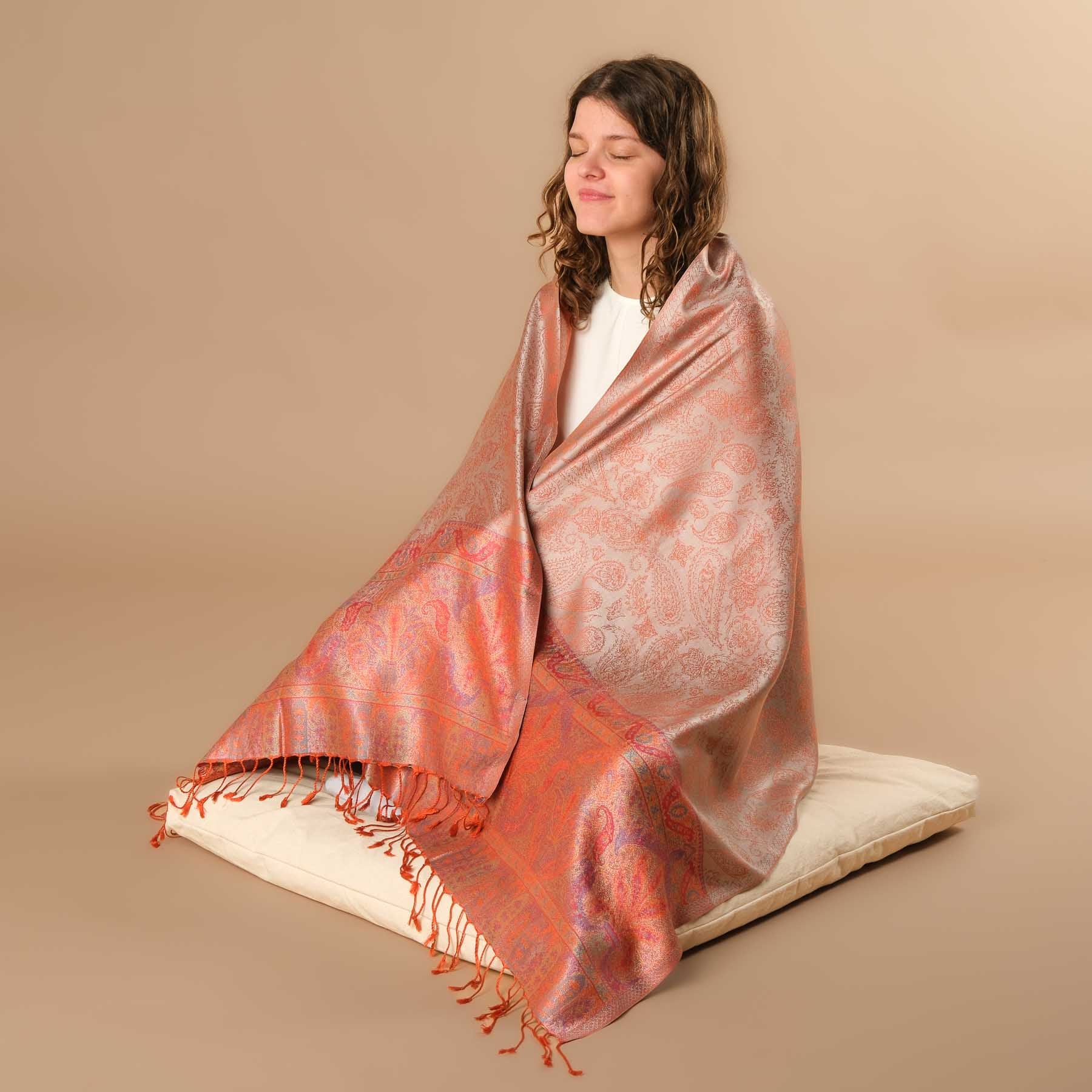 Foulard de méditation en soie Noelani