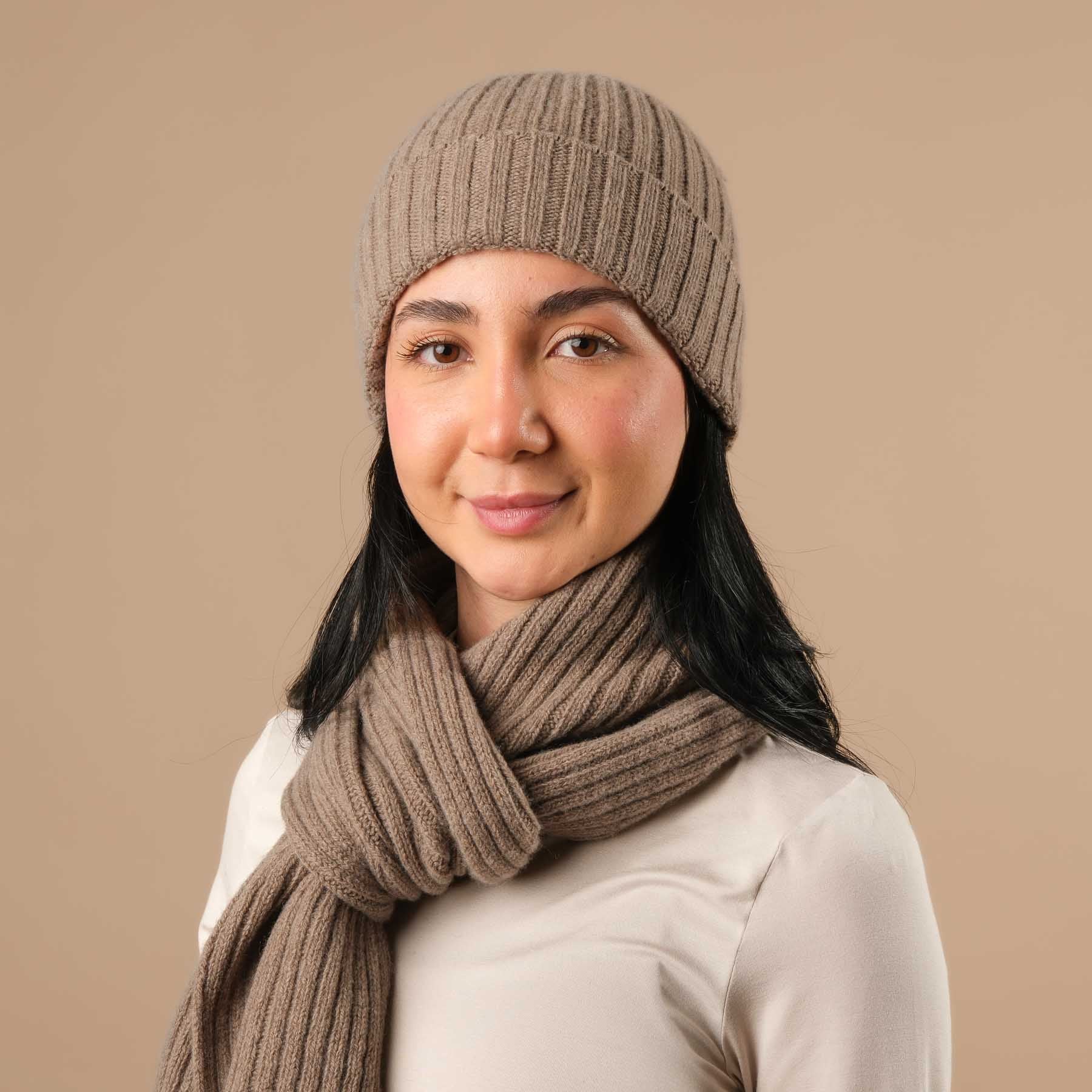Bonnet cachemire (Beanie) côtelé marron