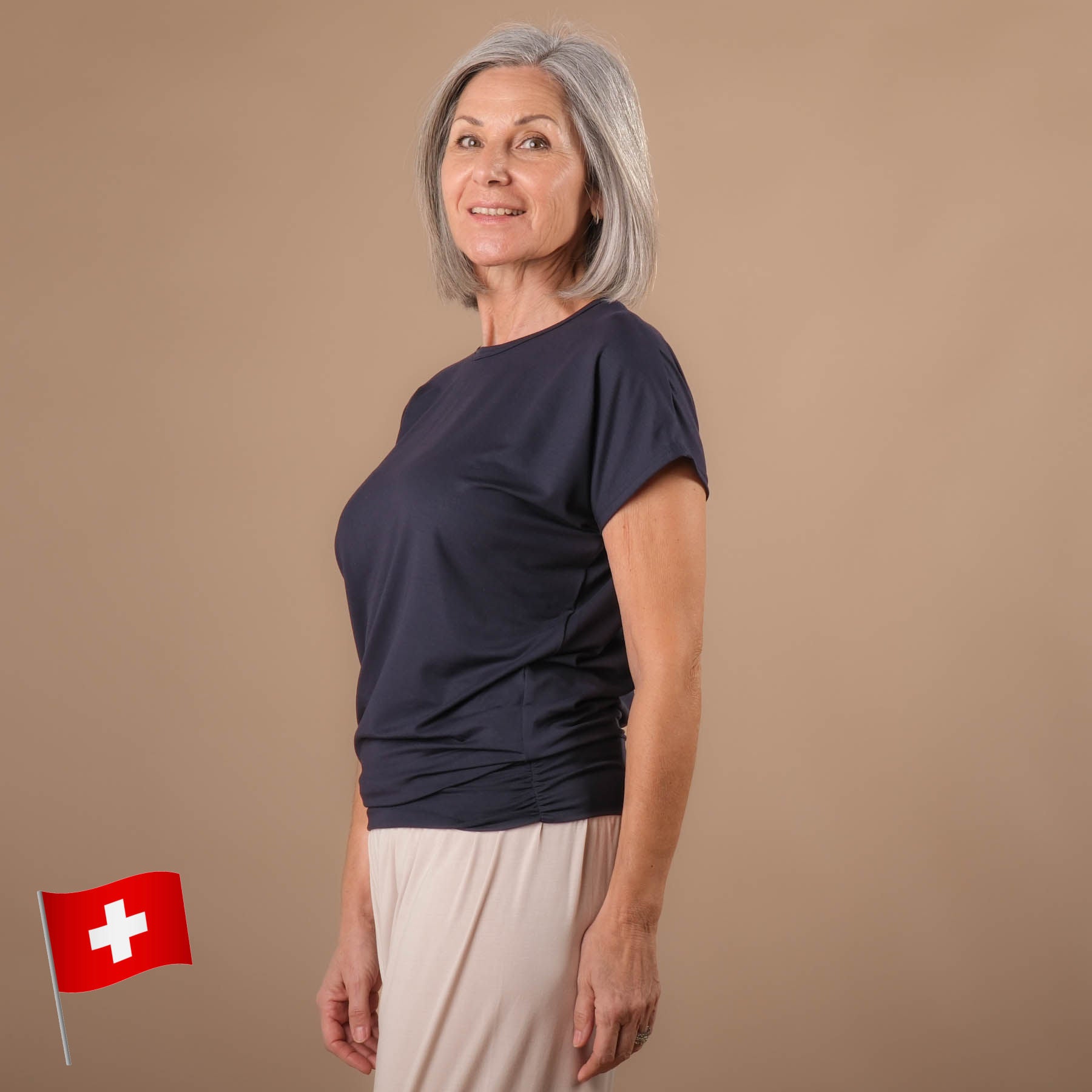 Yoga Shirt Comfy manches courtes fabriqué de manière durable en Suisse navy