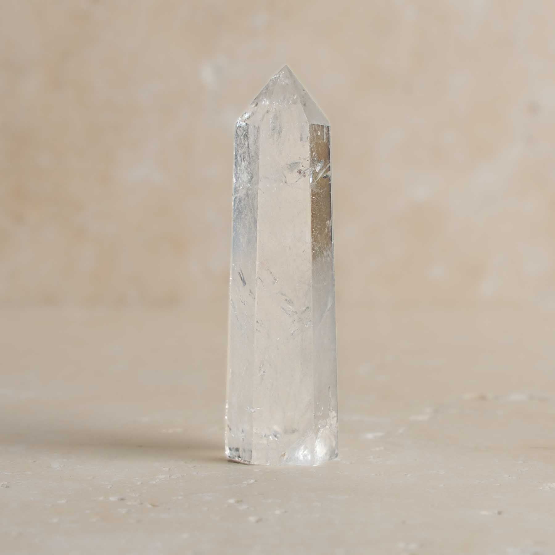 Pointe d'obélisque en cristal de roche