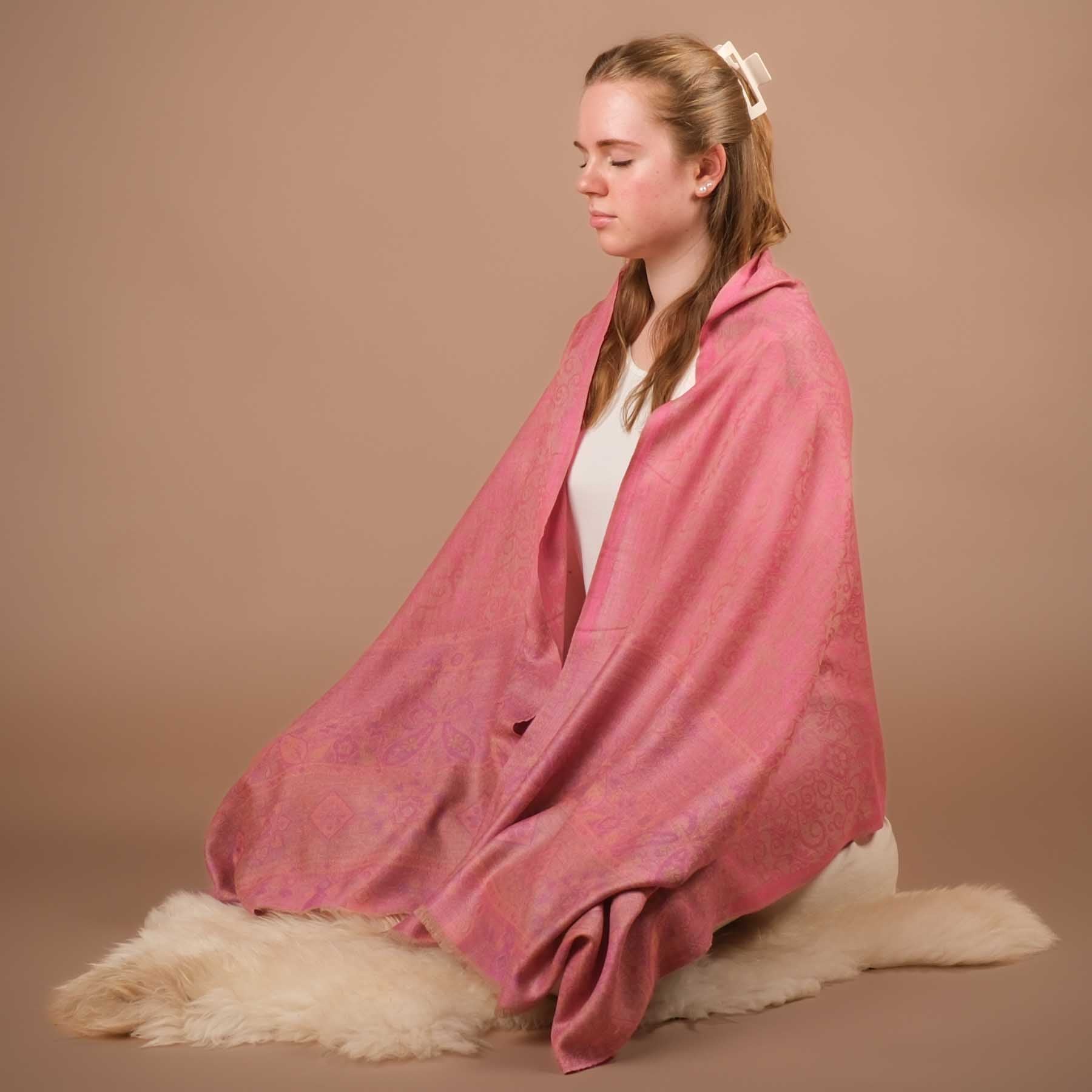 Châle de méditation en laine fine Rosalind