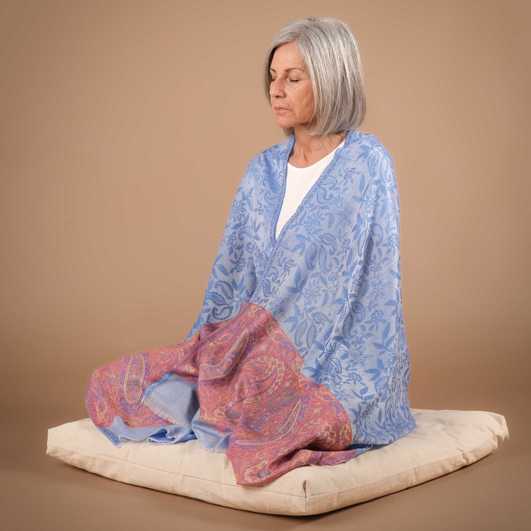 Écharpe de méditation en laine fine Sky