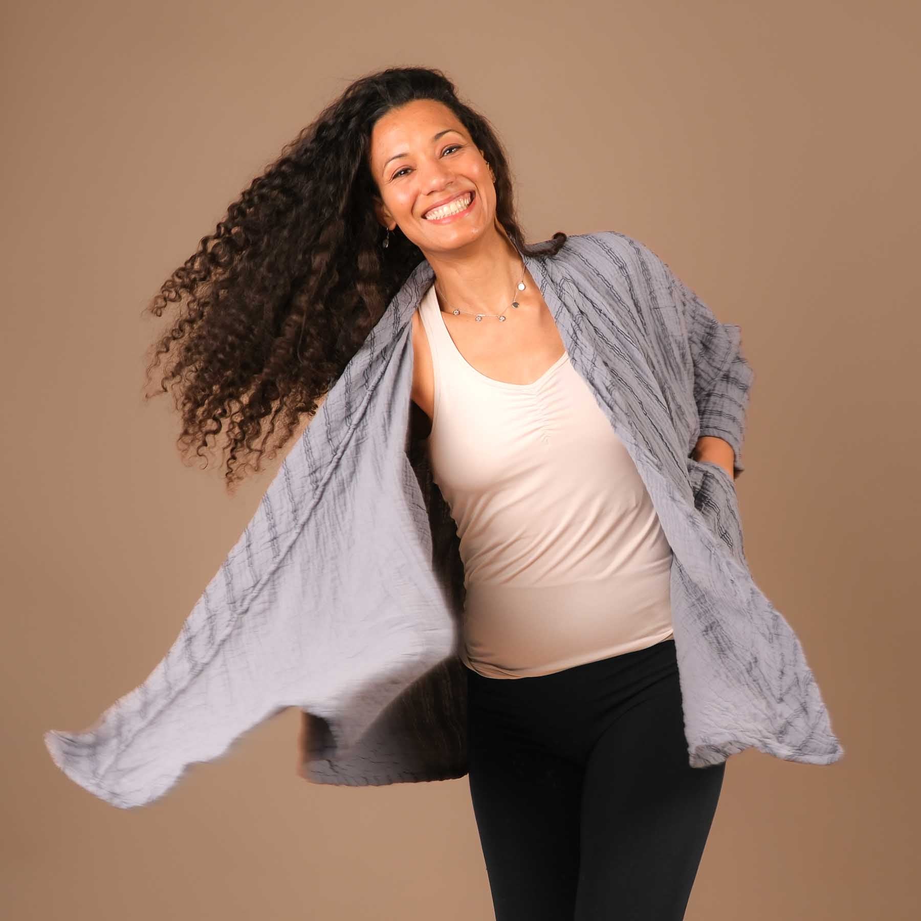 Cardigan d'été en coton gris-bleu