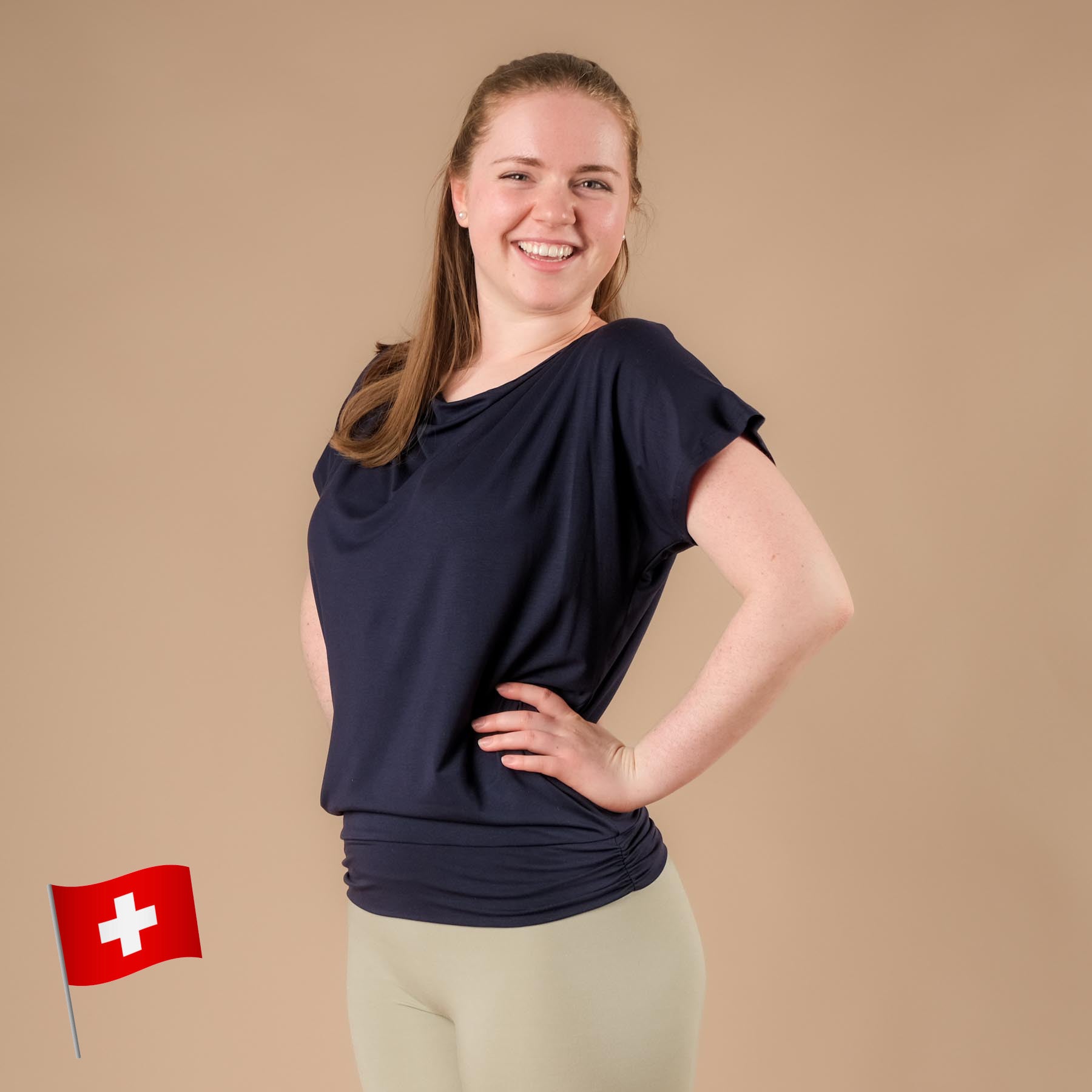 Shirt de yoga cascade, super durable, cousu en Suisse, bleu marine