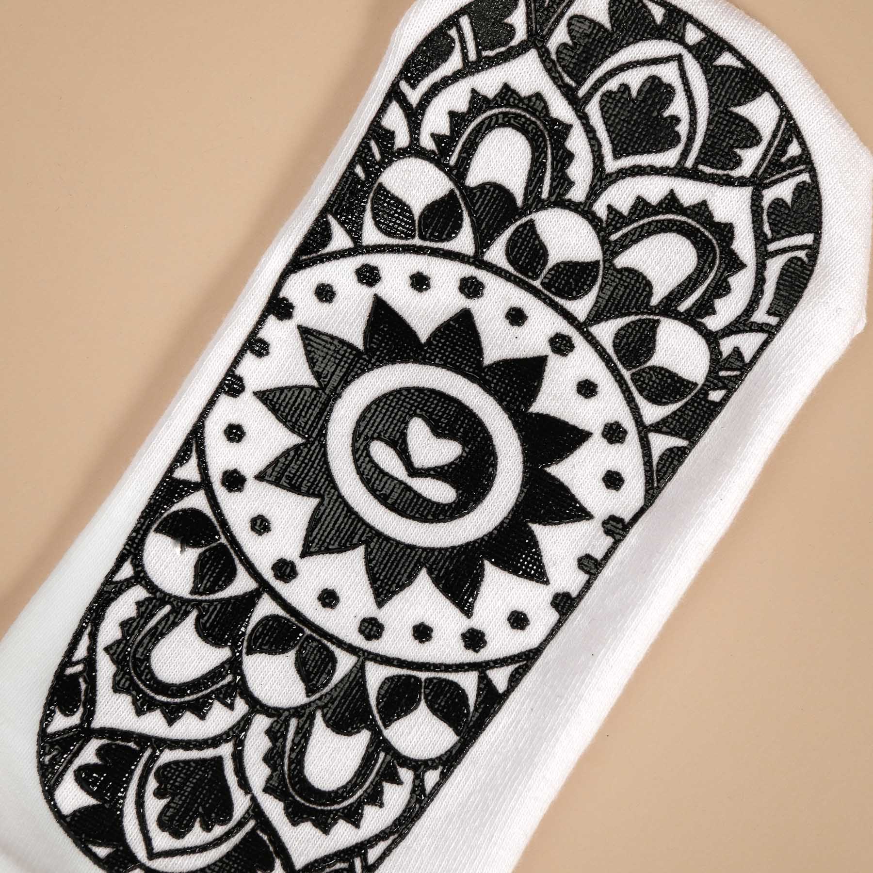 Chaussettes de yoga antidérapantes hautes avec motif Mandala blanc