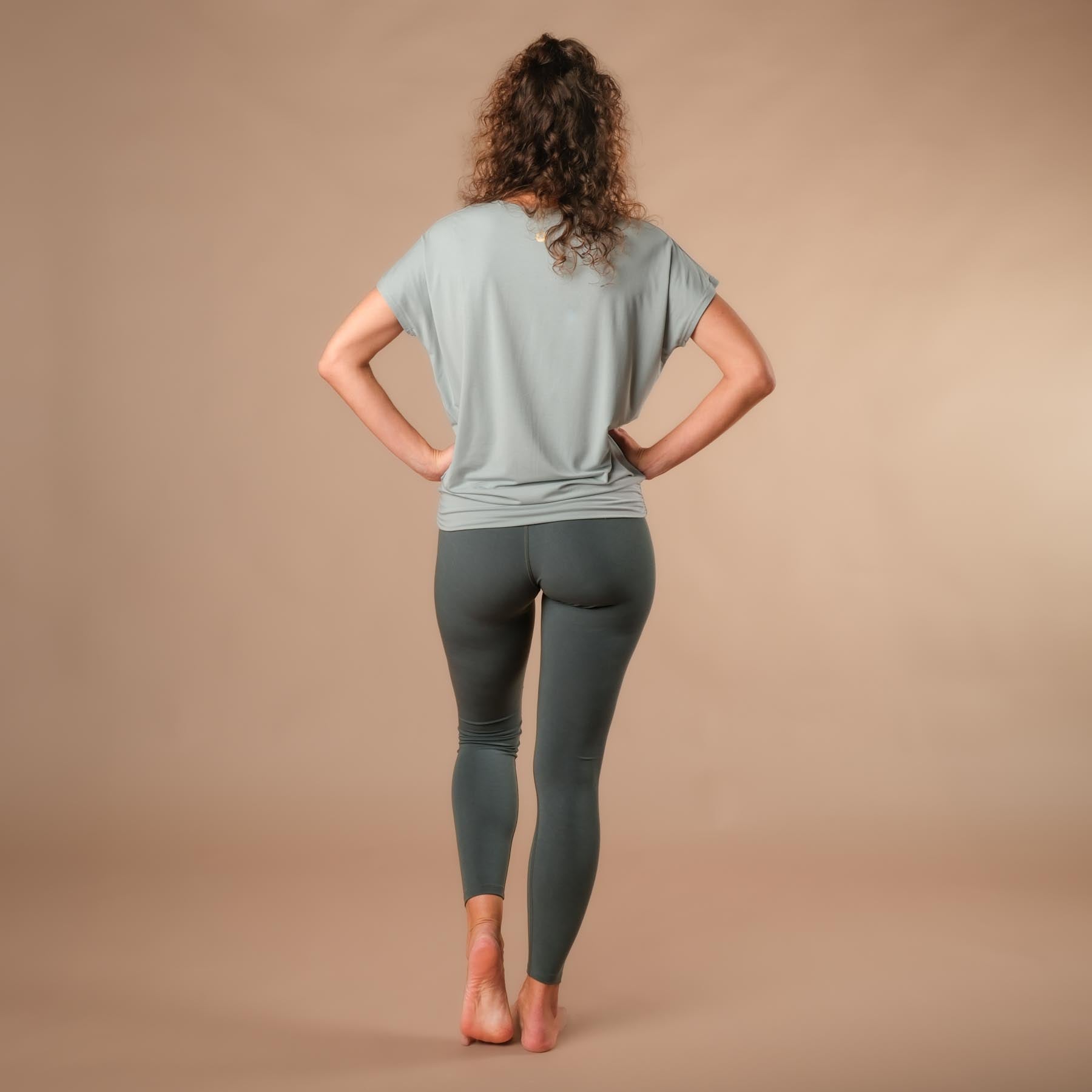 Yoga Shirt Comfy à manches courtes fabriqué de manière durable en Suisse green-water