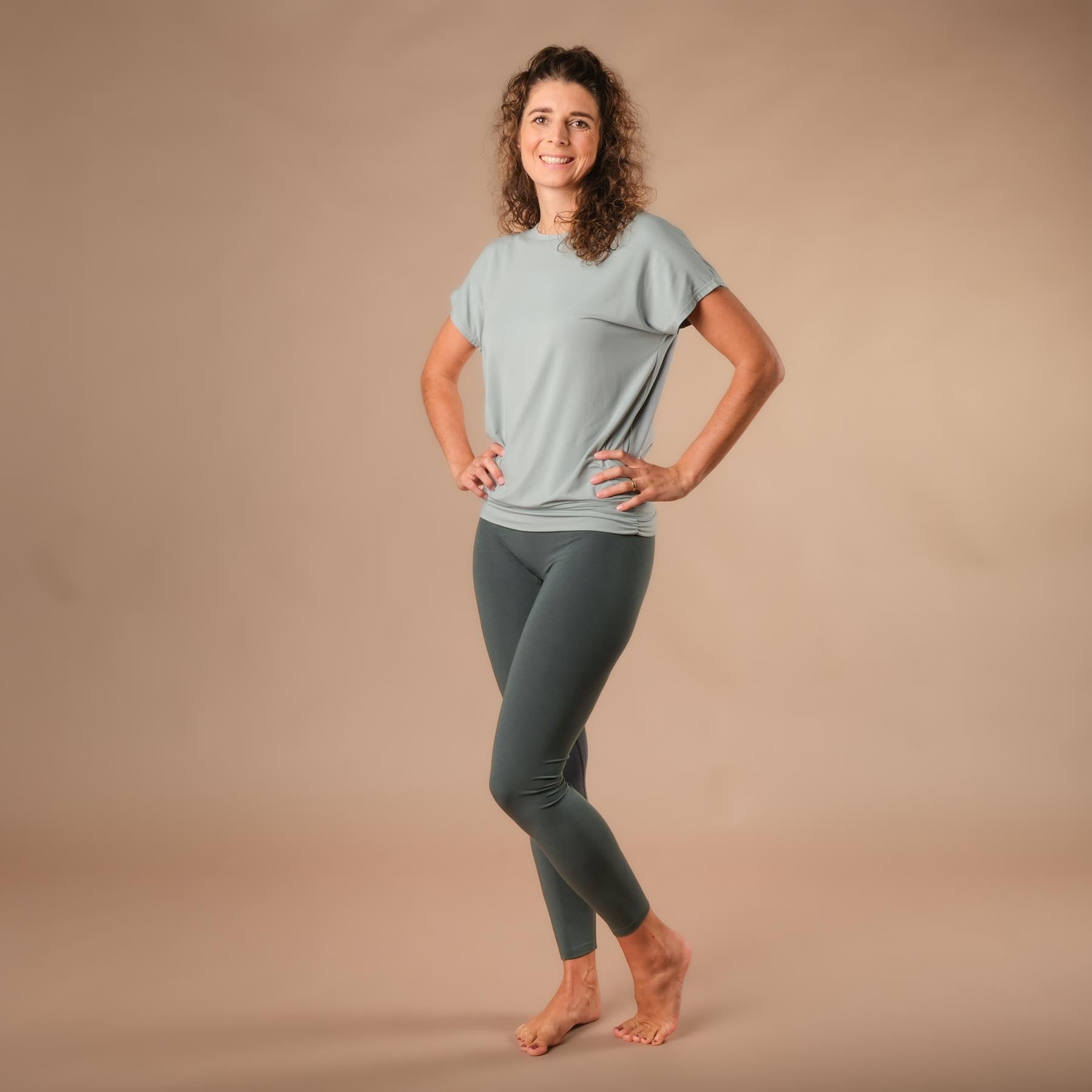 Yoga Shirt Comfy à manches courtes fabriqué de manière durable en Suisse green-water