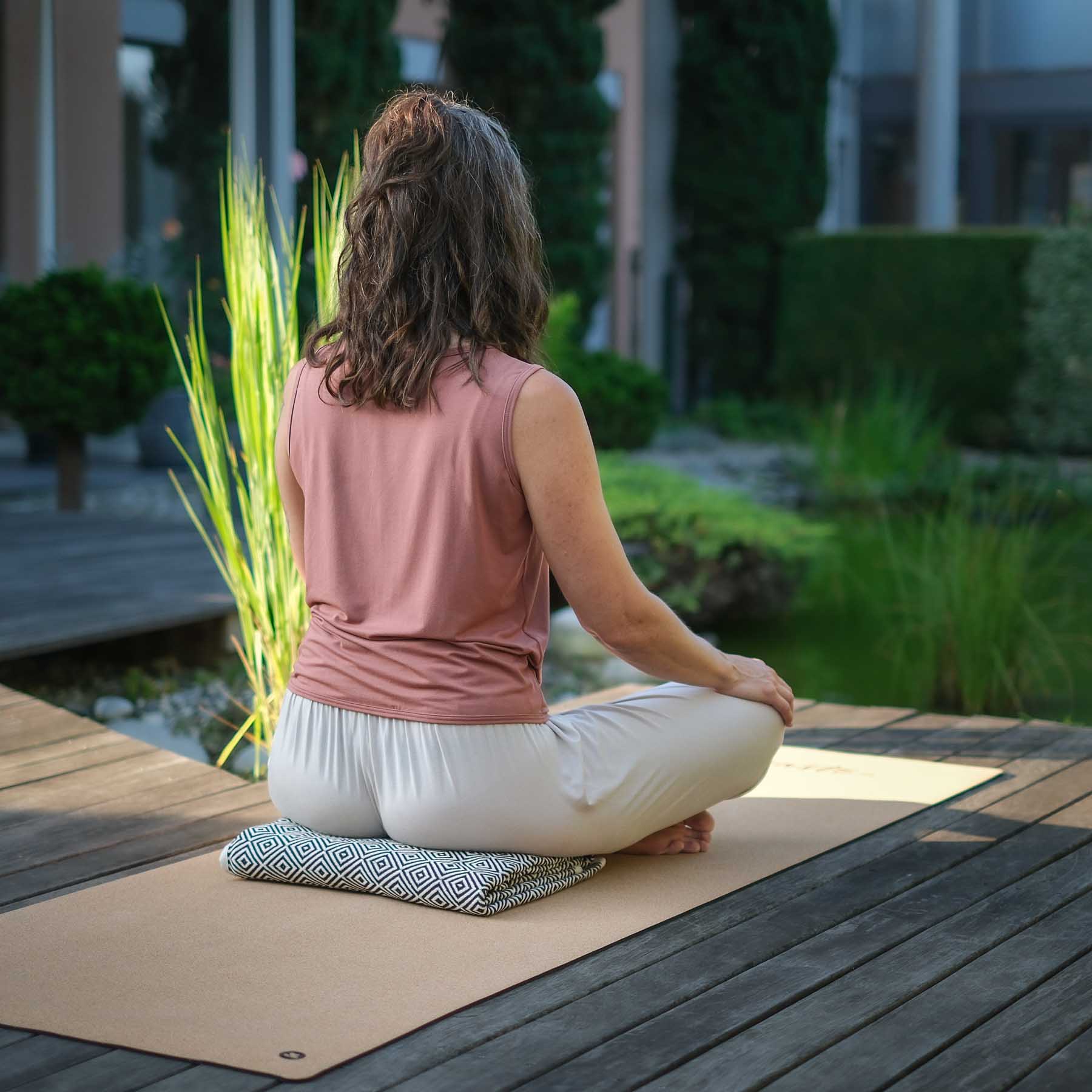 Couverture de yoga en coton bio noir