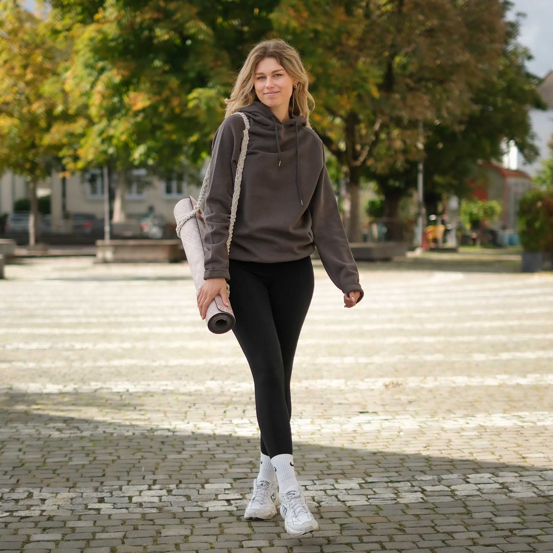 Sweat à capuche pour le yoga anthracite