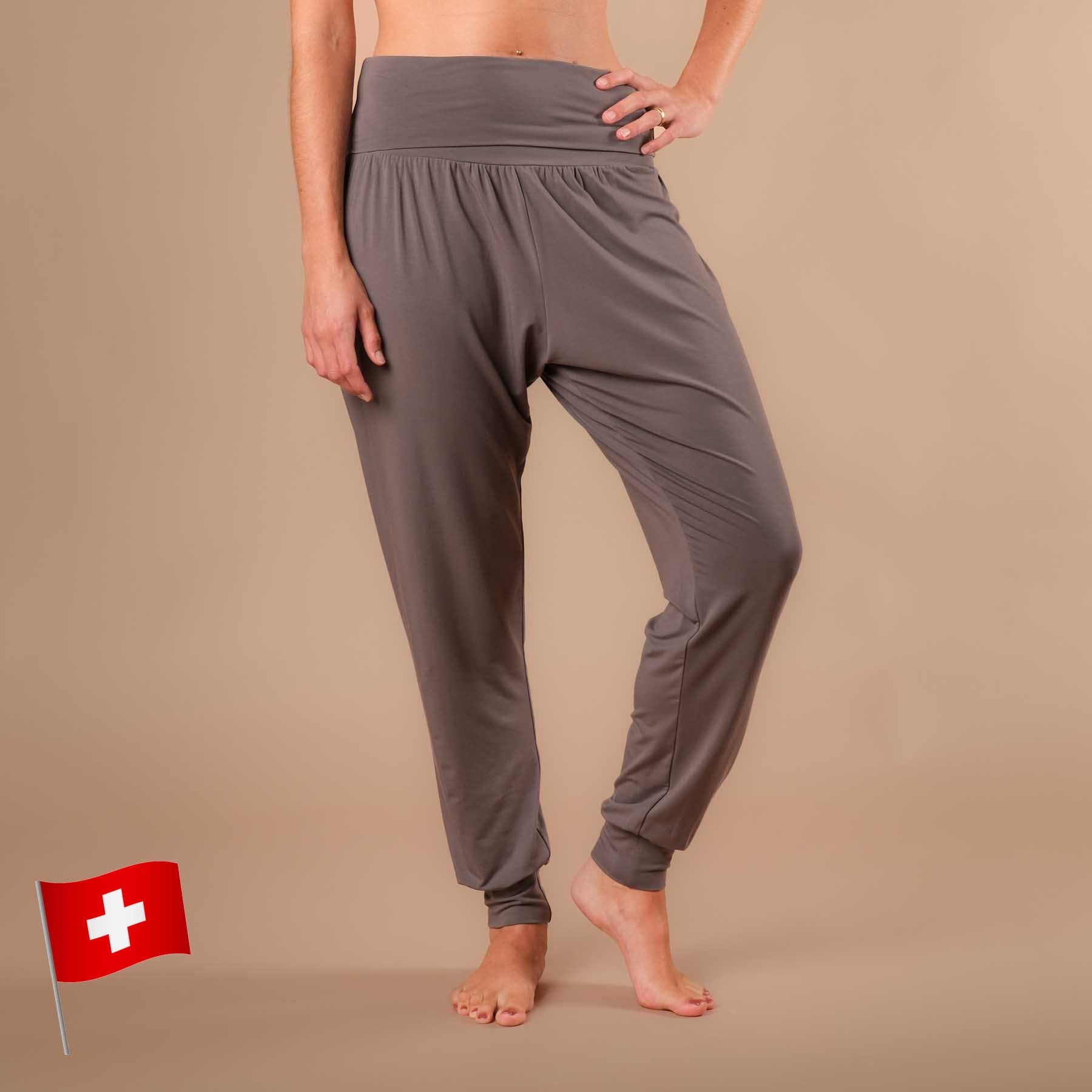 Pantalon de yoga Taj Mahal long fabriqué durablement en Suisse en couleur steel-grey