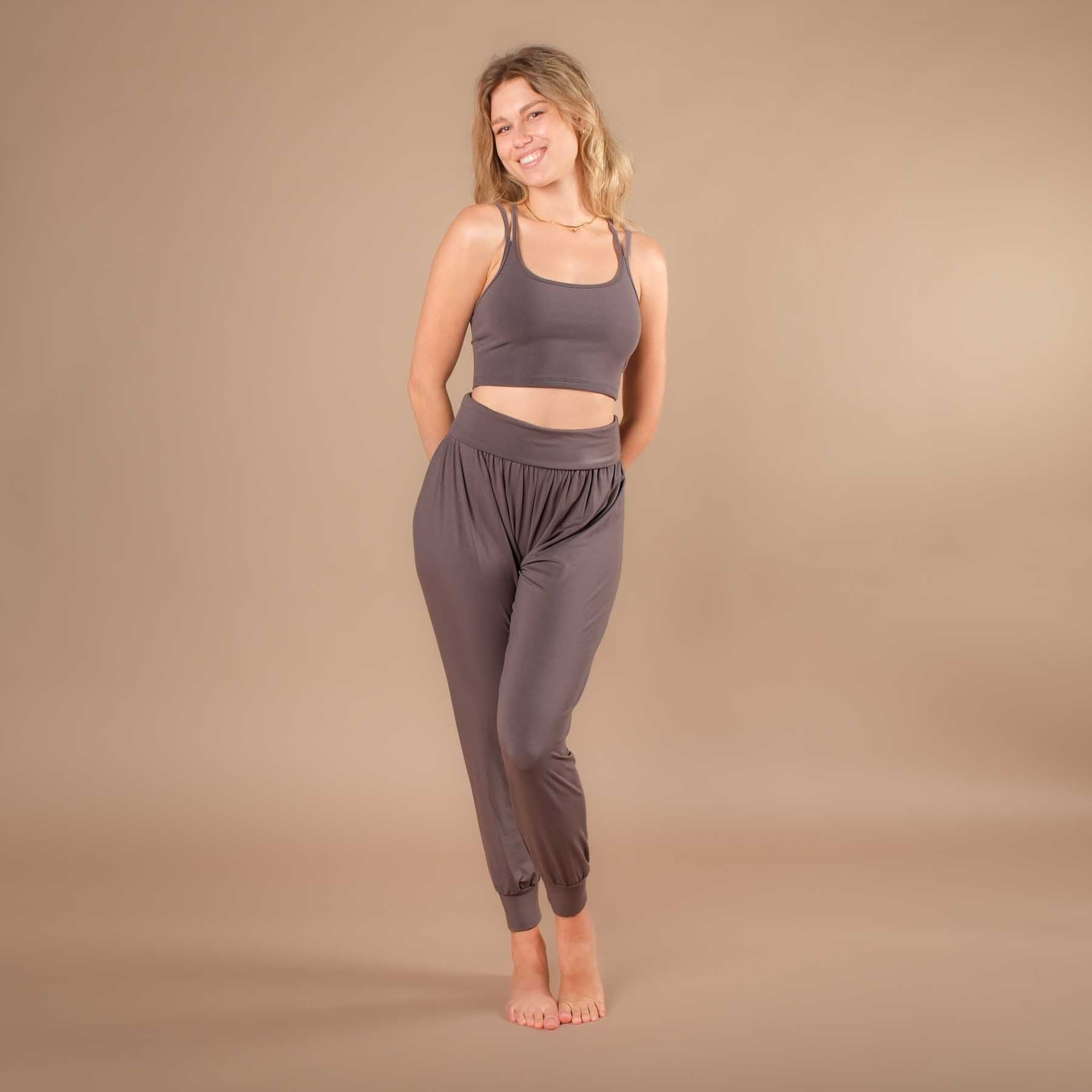 Pantalon de yoga Taj Mahal long fabriqué durablement en Suisse en couleur steel-grey