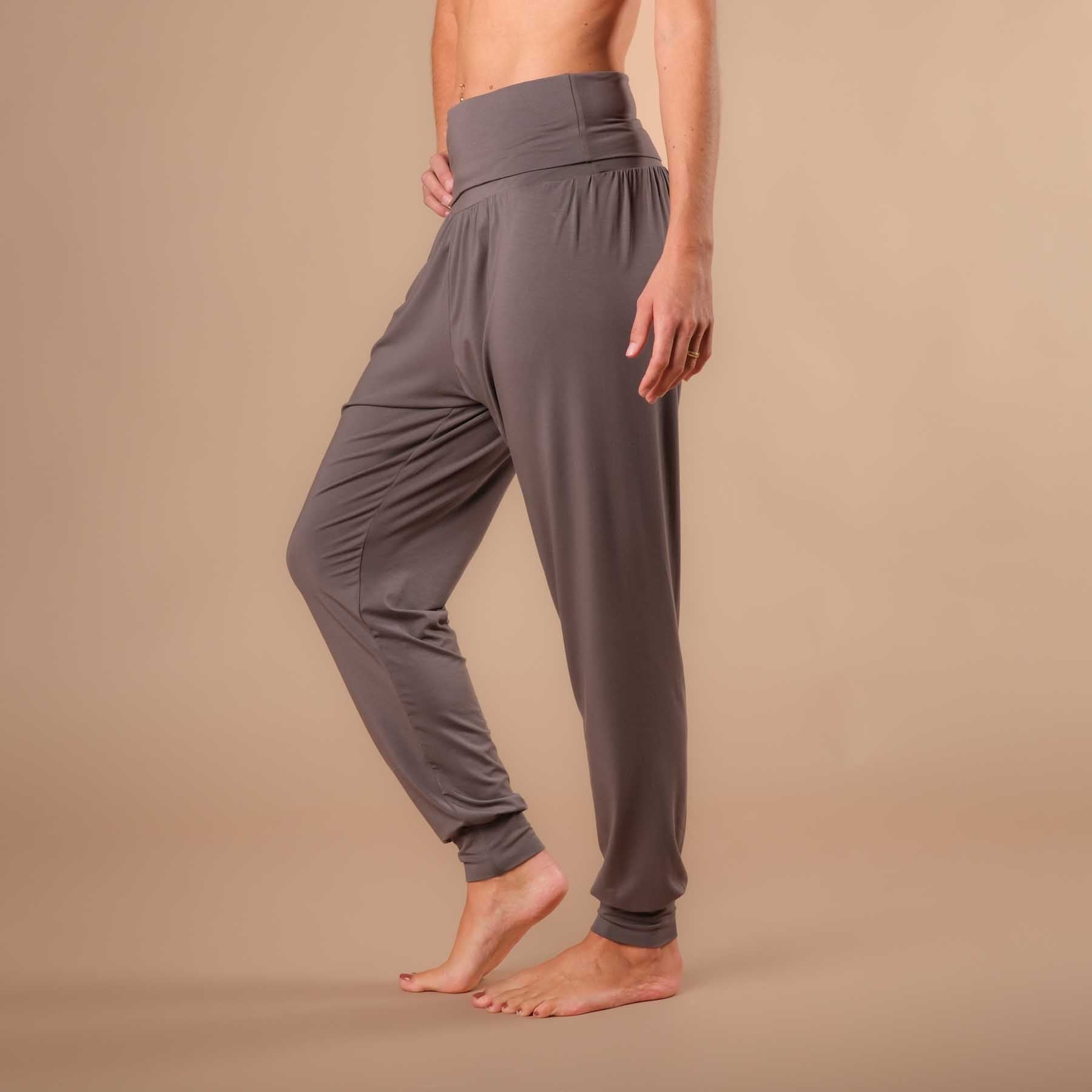 Pantalon de yoga Taj Mahal long fabriqué durablement en Suisse en couleur steel-grey