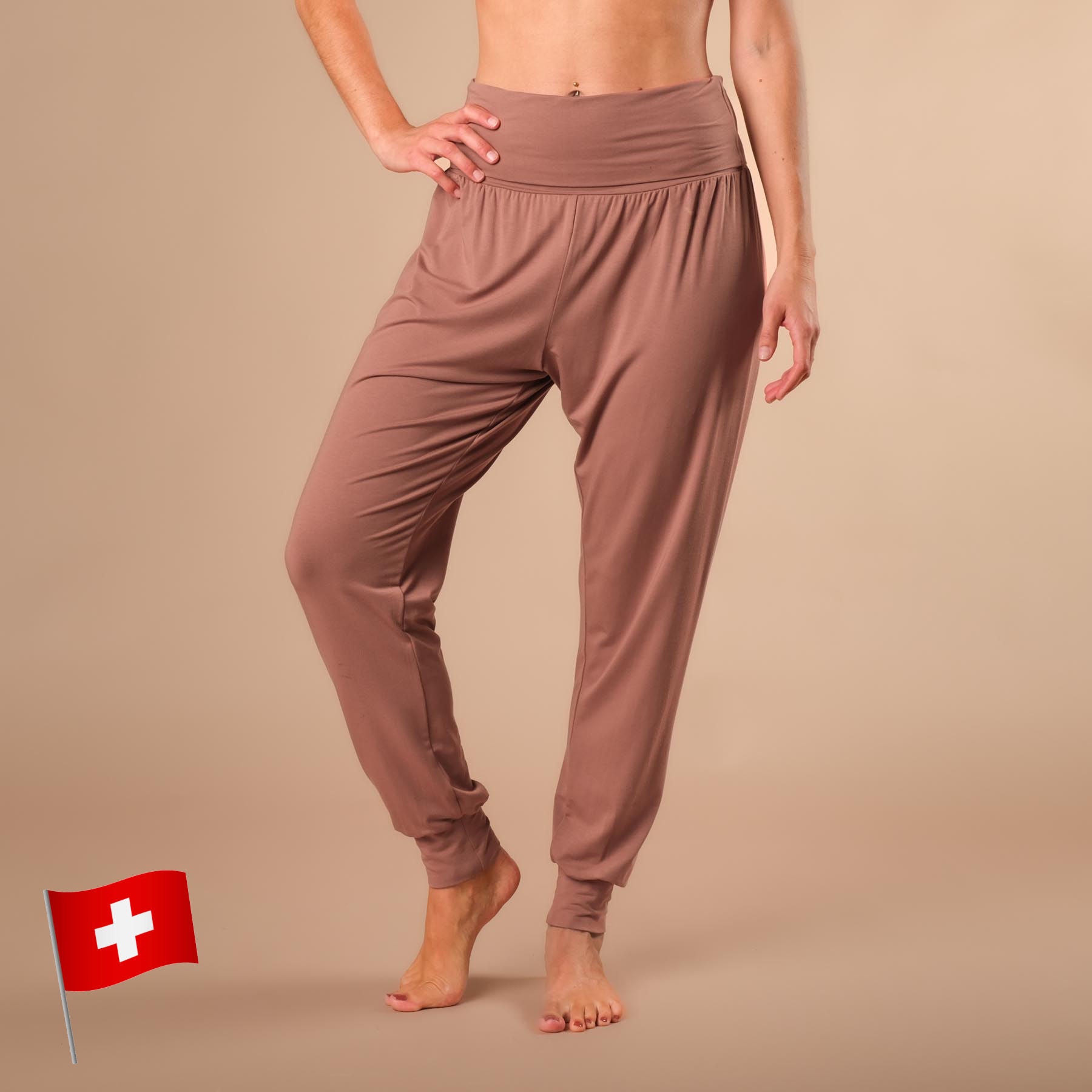 Pantalon de yoga Taj Mahal long fabriqué durablement en Suisse en couleur terracotta