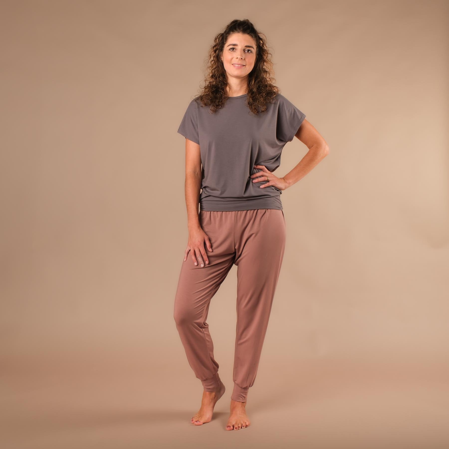 Pantalon de yoga Taj Mahal long fabriqué durablement en Suisse en couleur terracotta