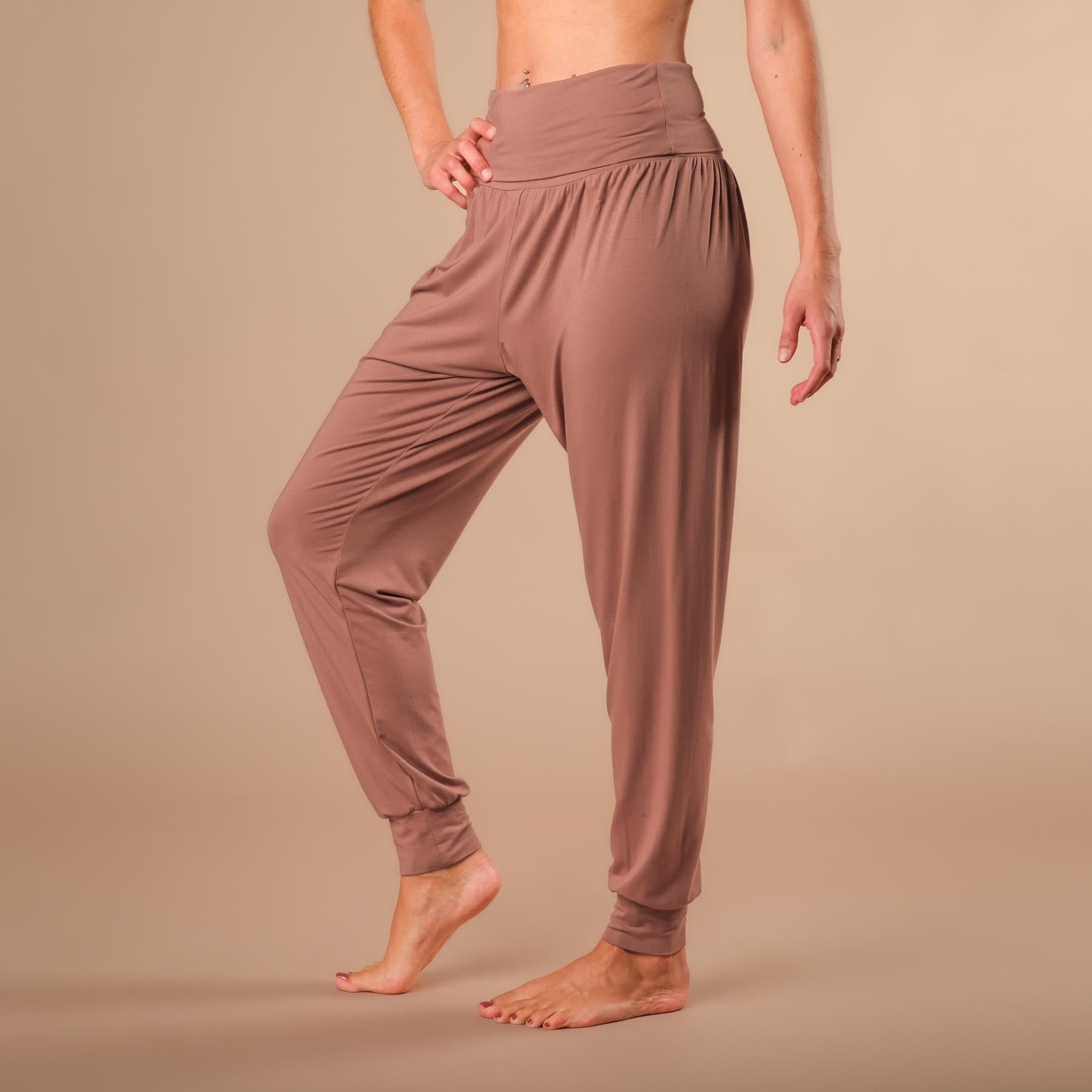 Pantalon de yoga Taj Mahal long fabriqué durablement en Suisse en couleur terracotta