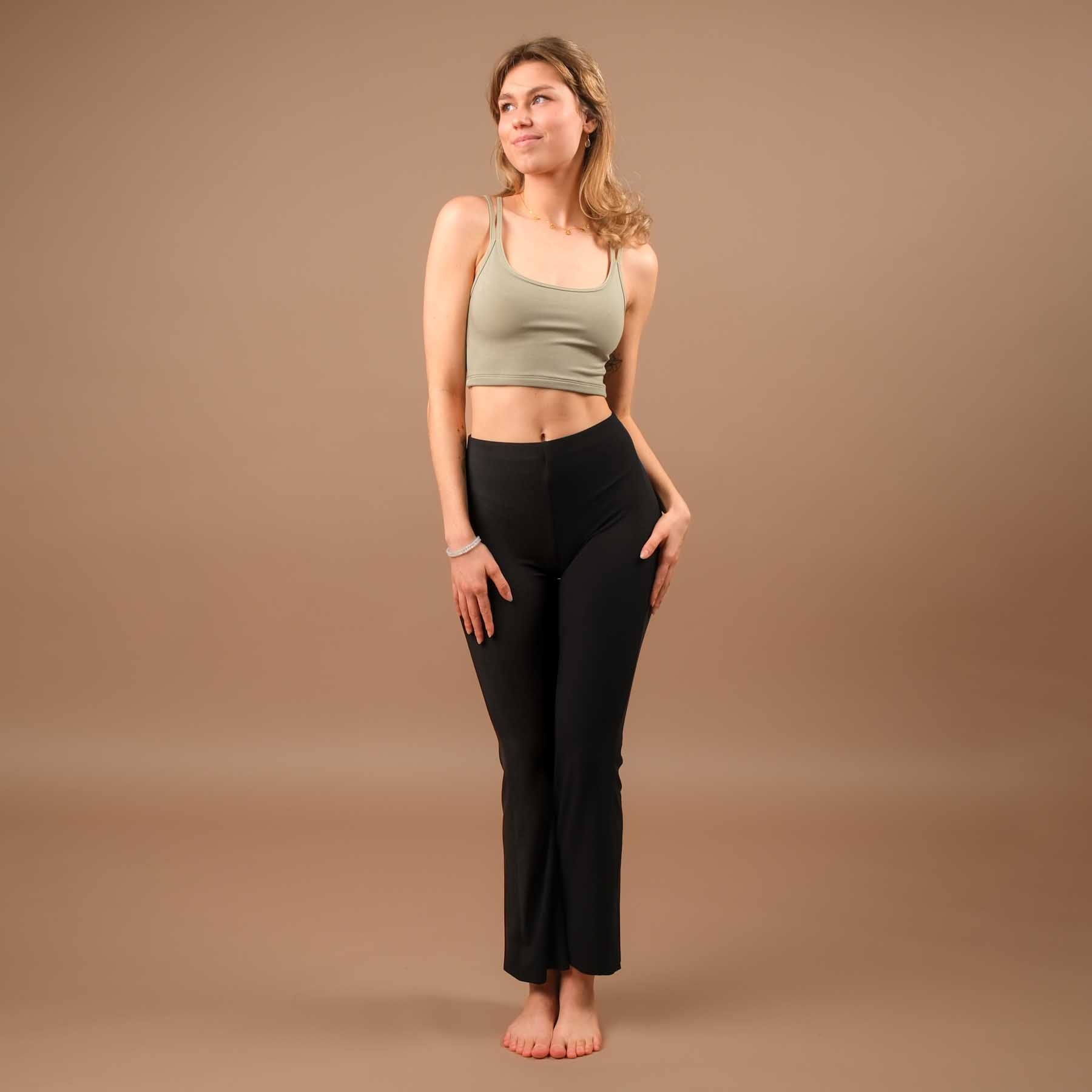 Yoga Leggings Bootcut Comfy produit durablement en Suisse noir