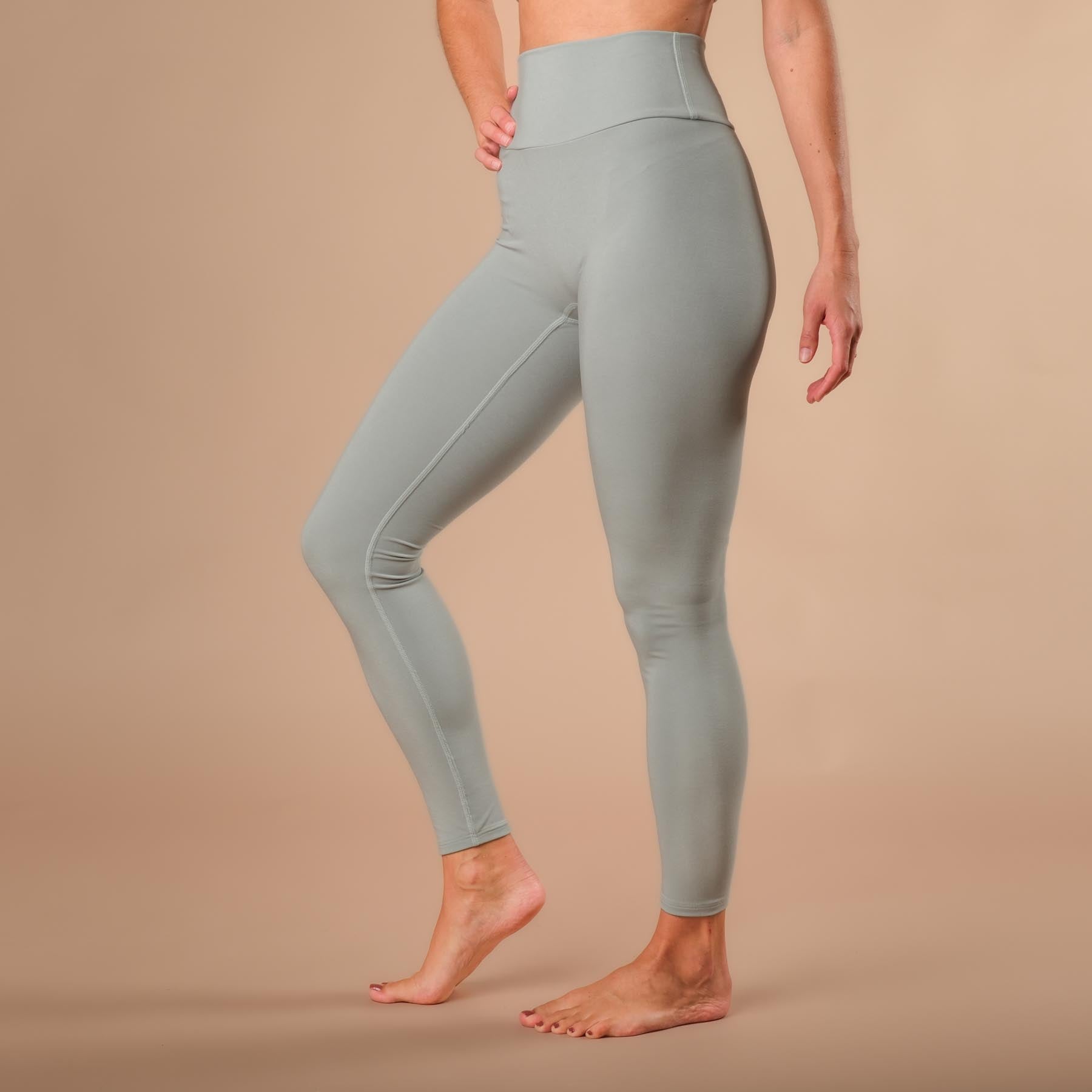 Leggings de yoga durables Comfy super doux, fabriqués en Suisse green-water