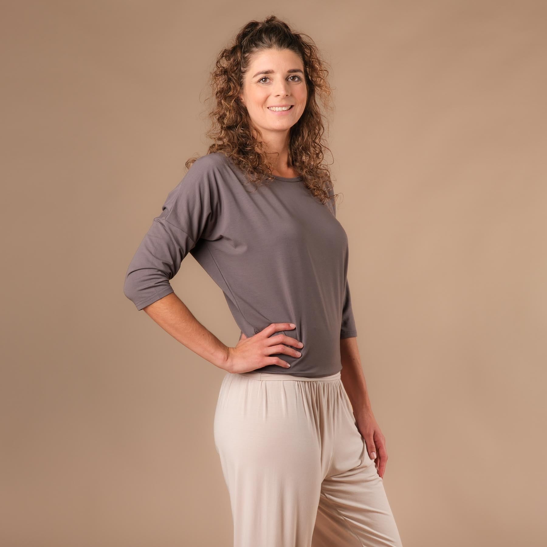 Yoga Shirt Comfy manches 3/4, fabriqué en Suisse, tissu très doux, steel-grey