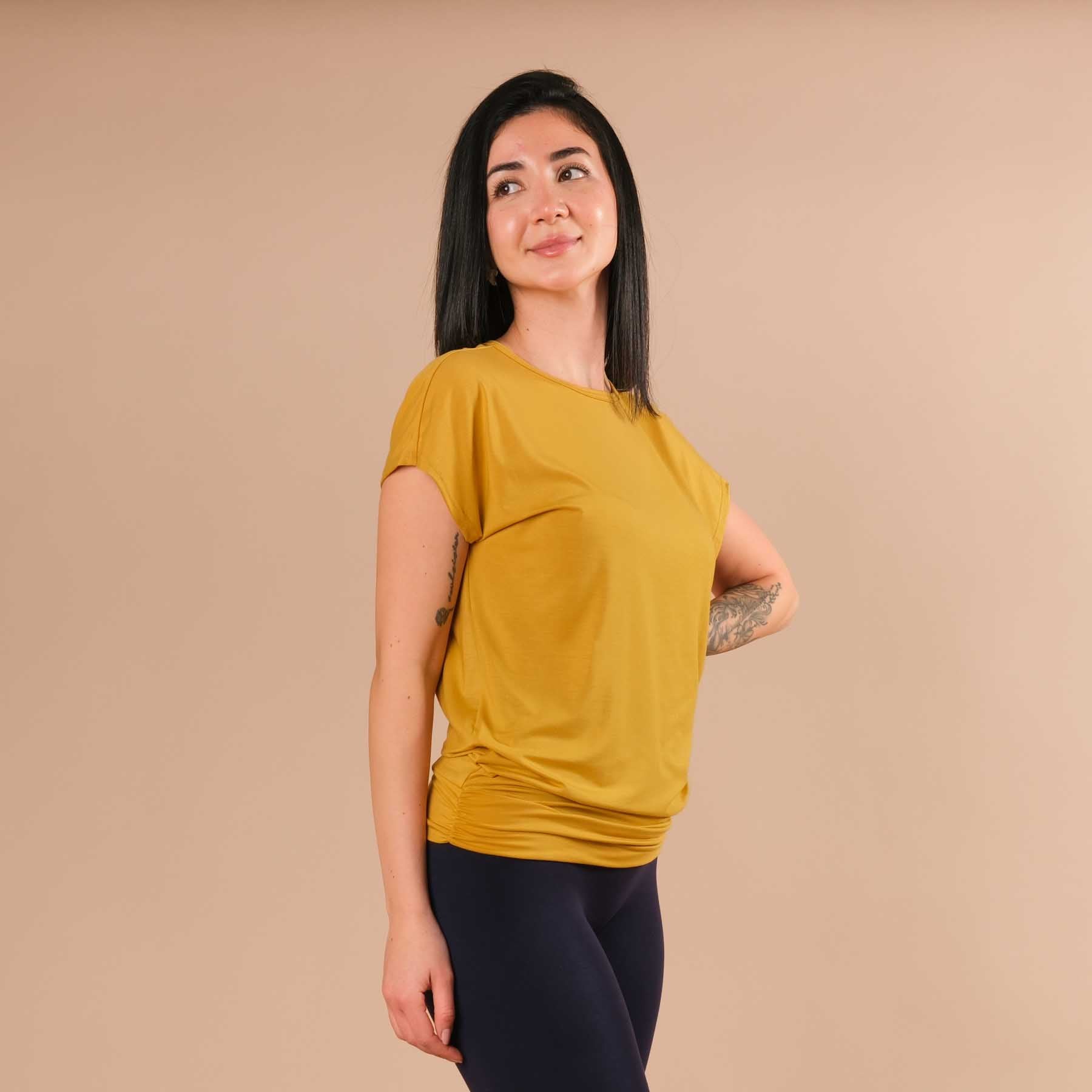 Yoga Shirt Comfy à manches courtes fabriqué de manière durable en Suisse curry