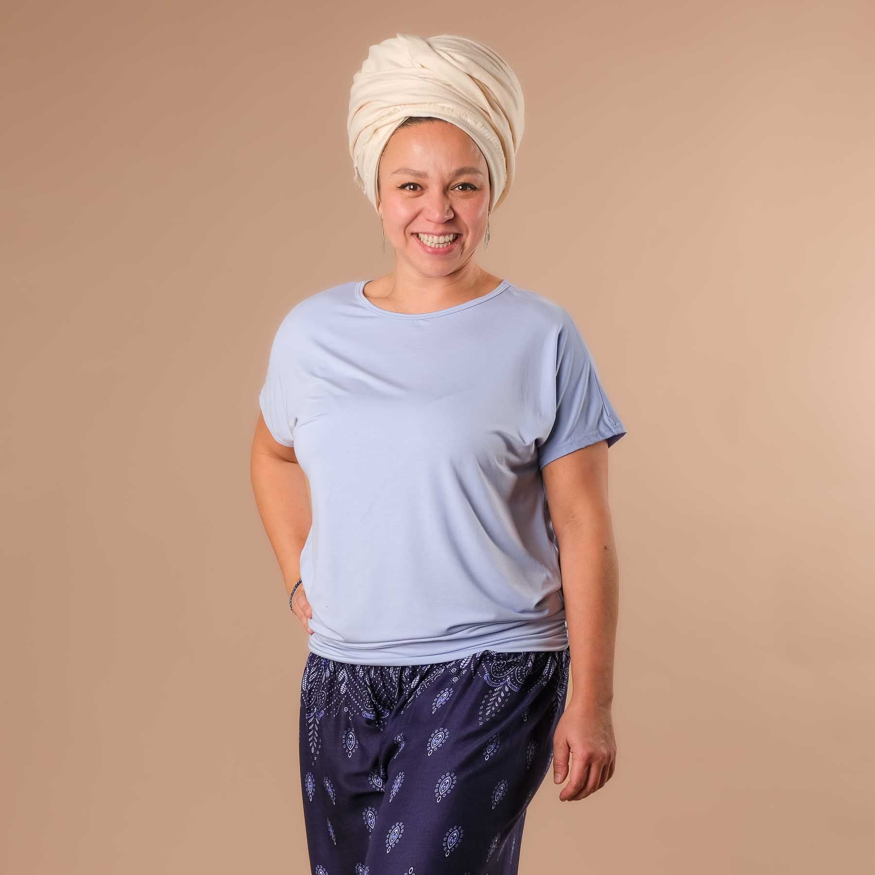 Yoga Shirt Comfy à manches courtes fabriqué de manière durable en Suisse bleu ciel