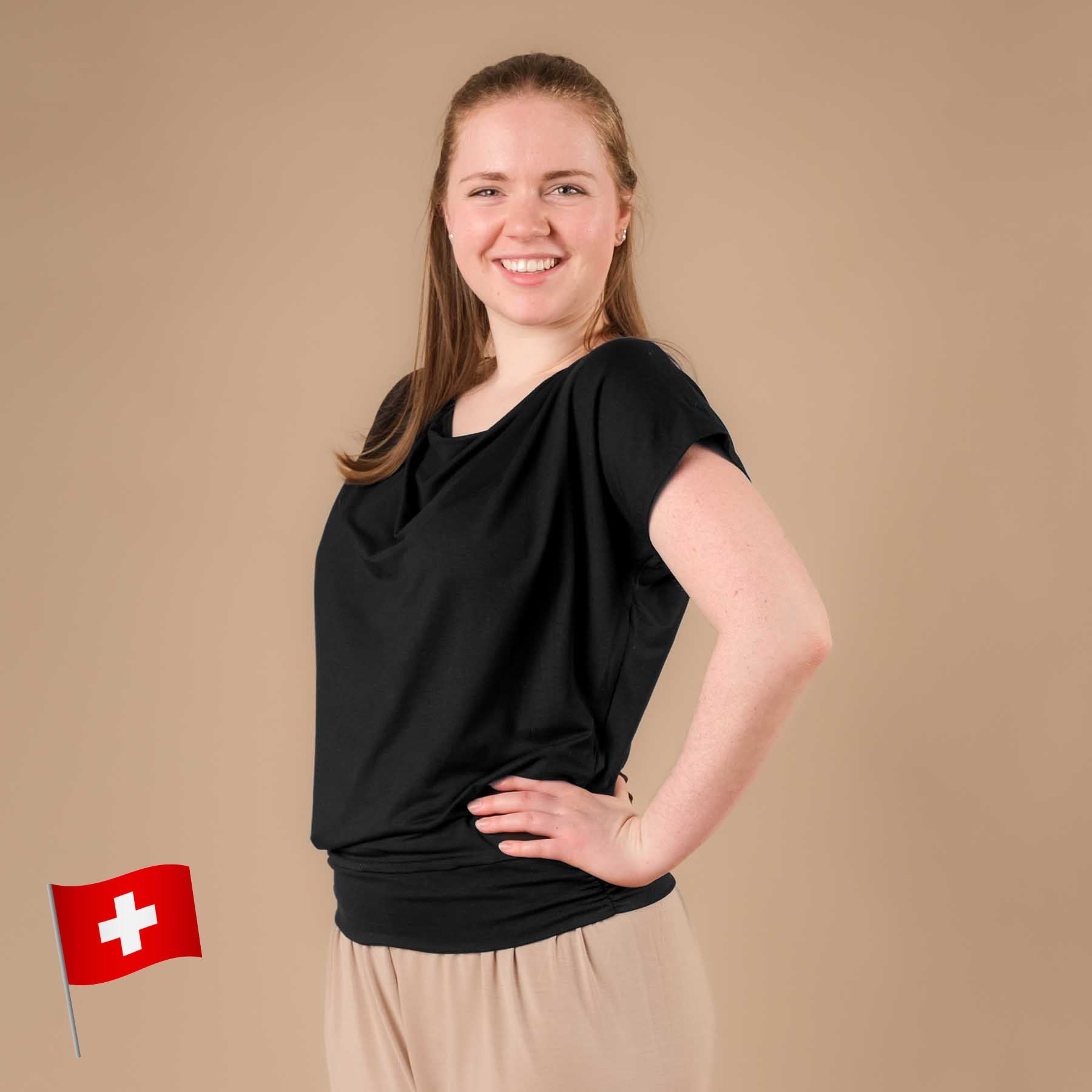 T-shirt de yoga cascade noir, tissu durable, super confortable, cousu en Suisse