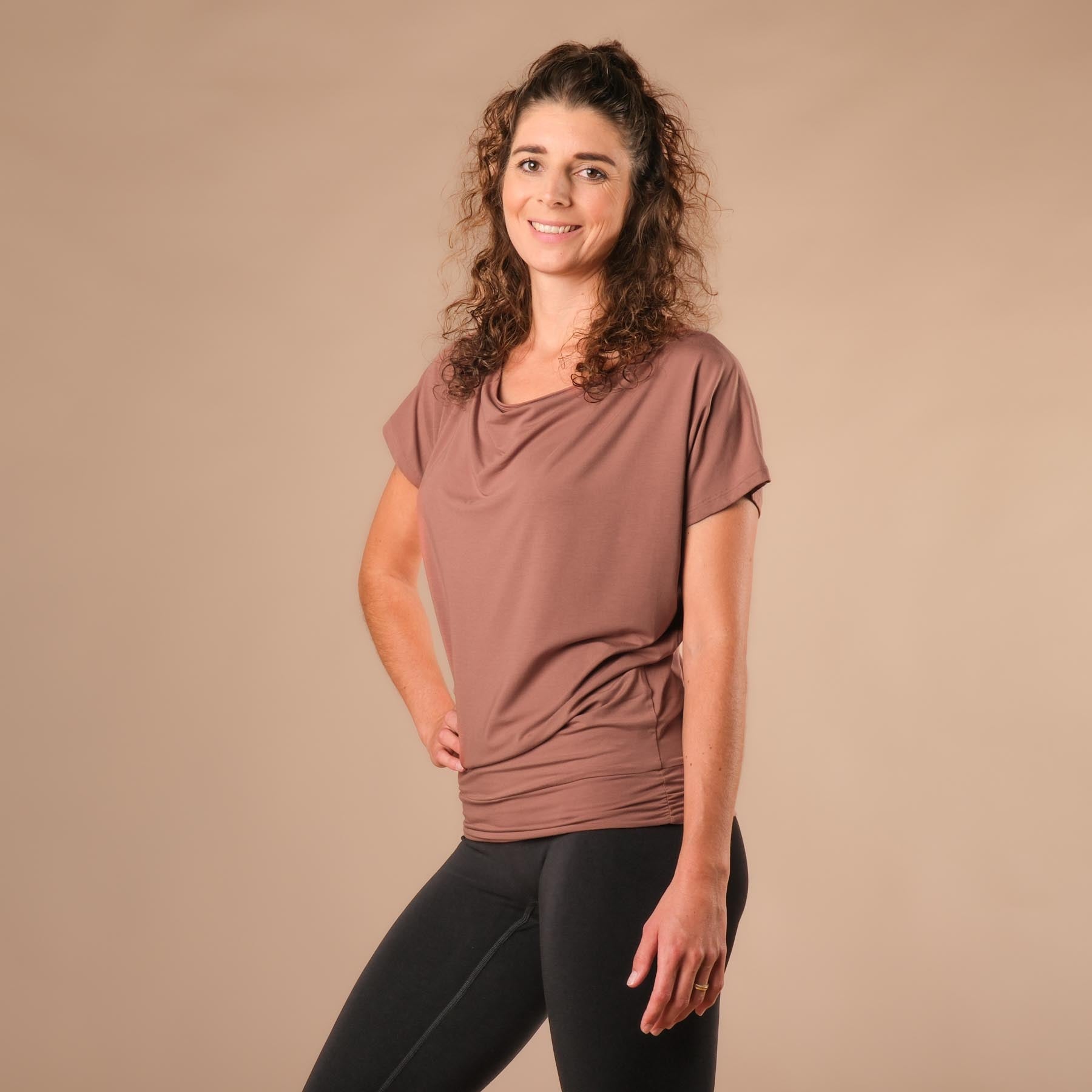 Chemise cascade de yoga, super durable, cousue en Suisse, terracotta