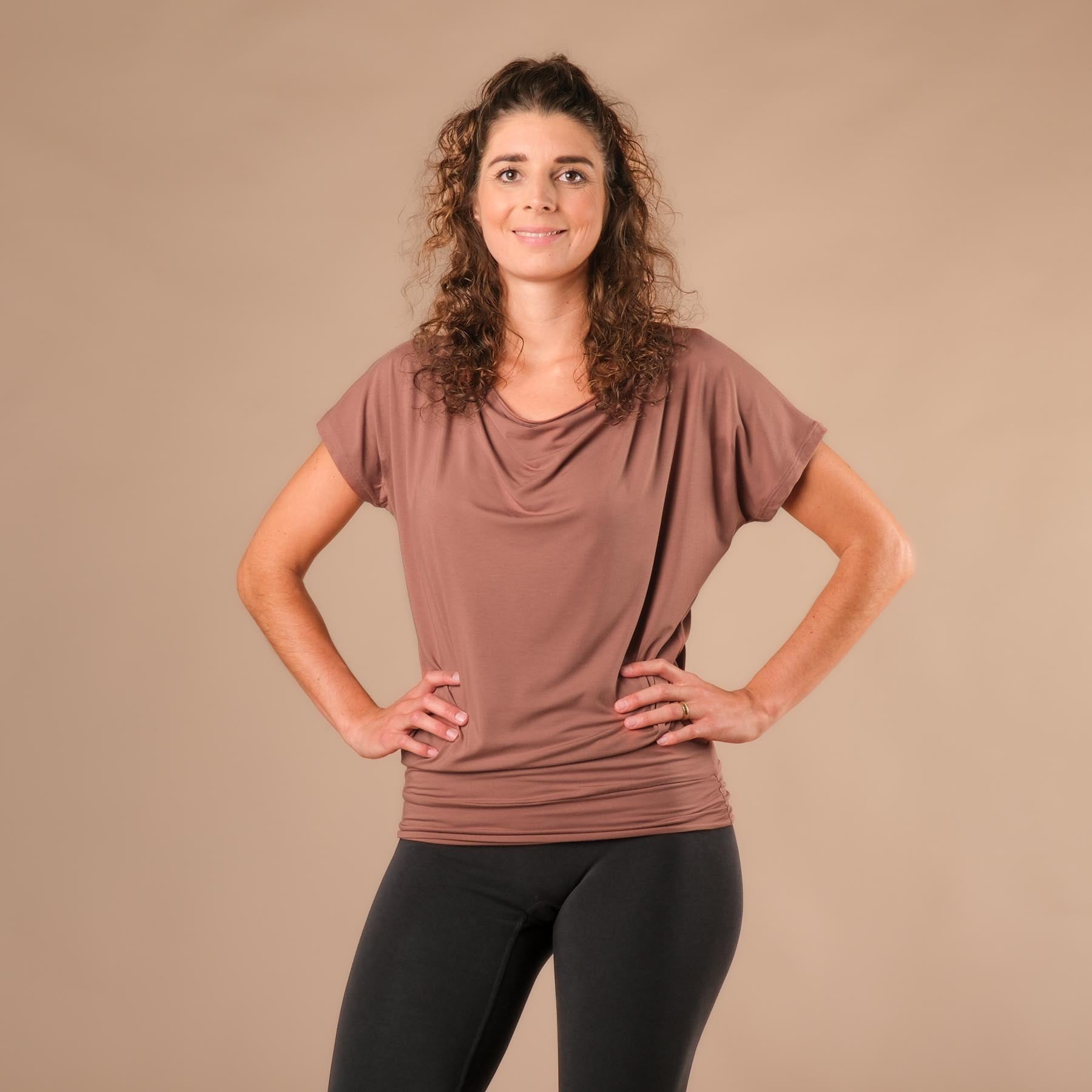 Chemise cascade de yoga, super durable, cousue en Suisse, terracotta