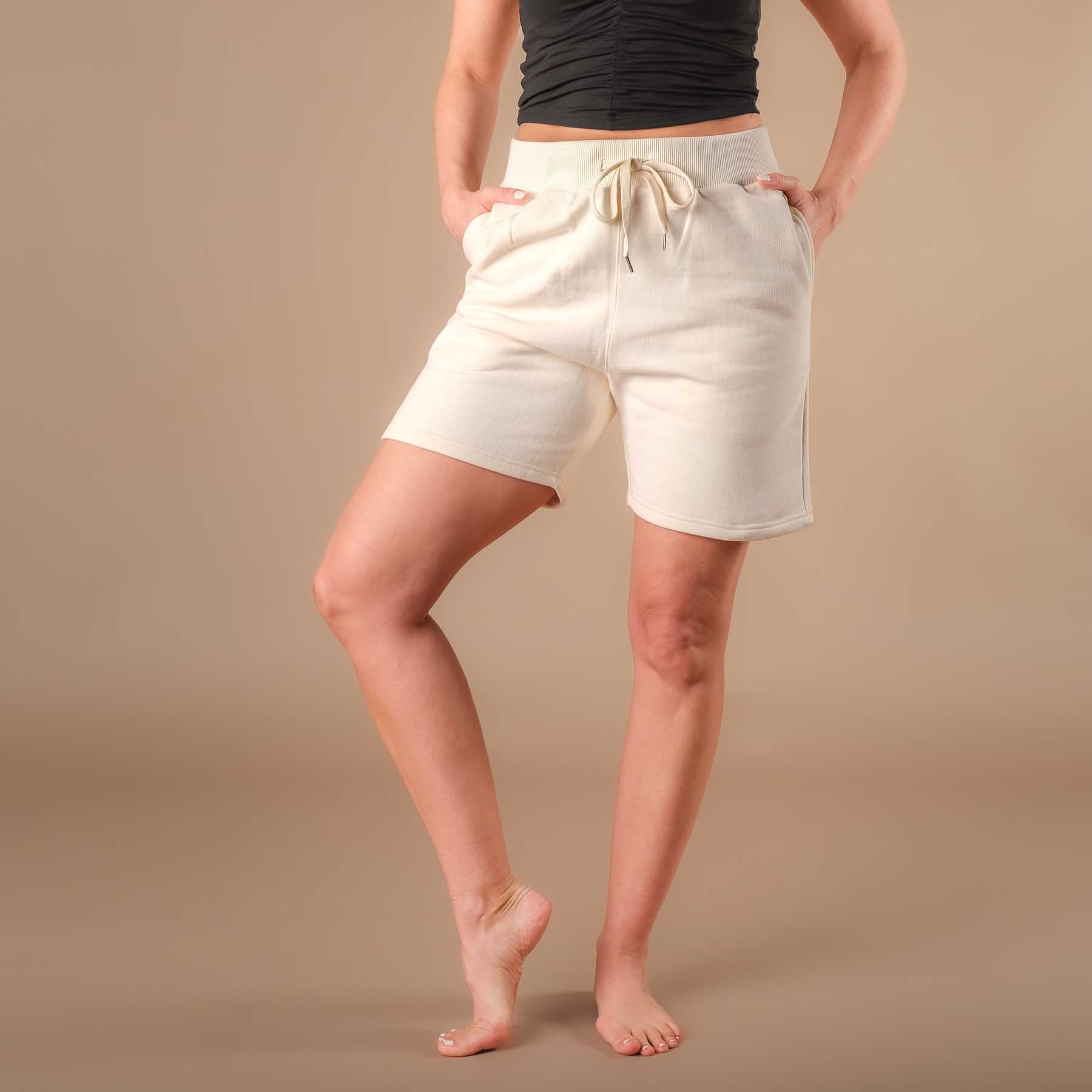 Short de yoga pour femmes en coton écru