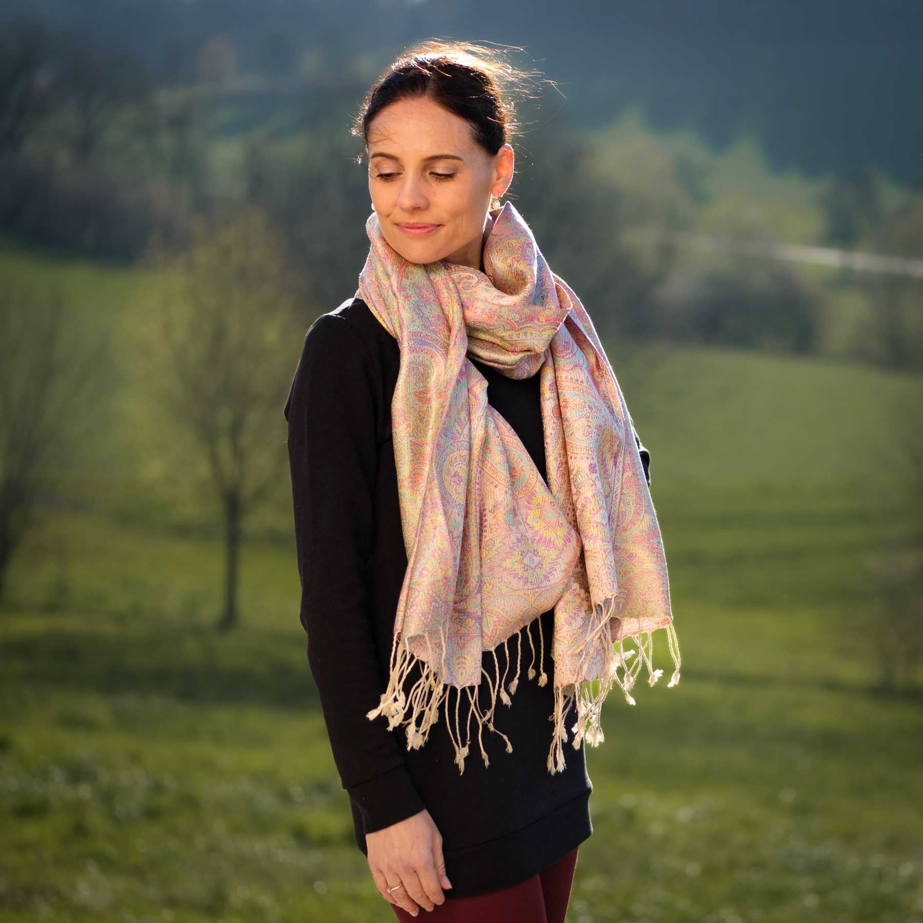 Foulard en soie dans les tons pastel Calm