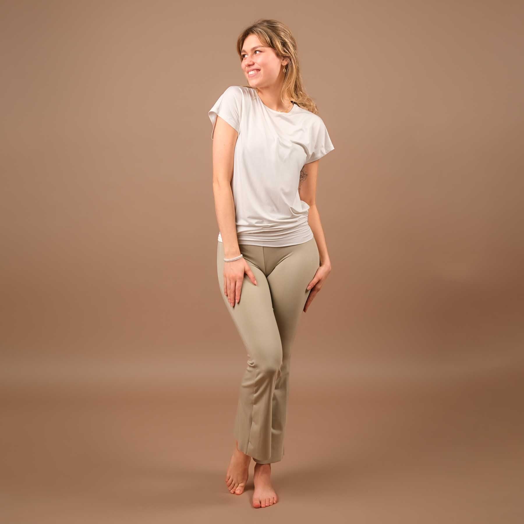Yoga Shirt Comfy à manches courtes fabriqué de manière durable en Suisse blanc