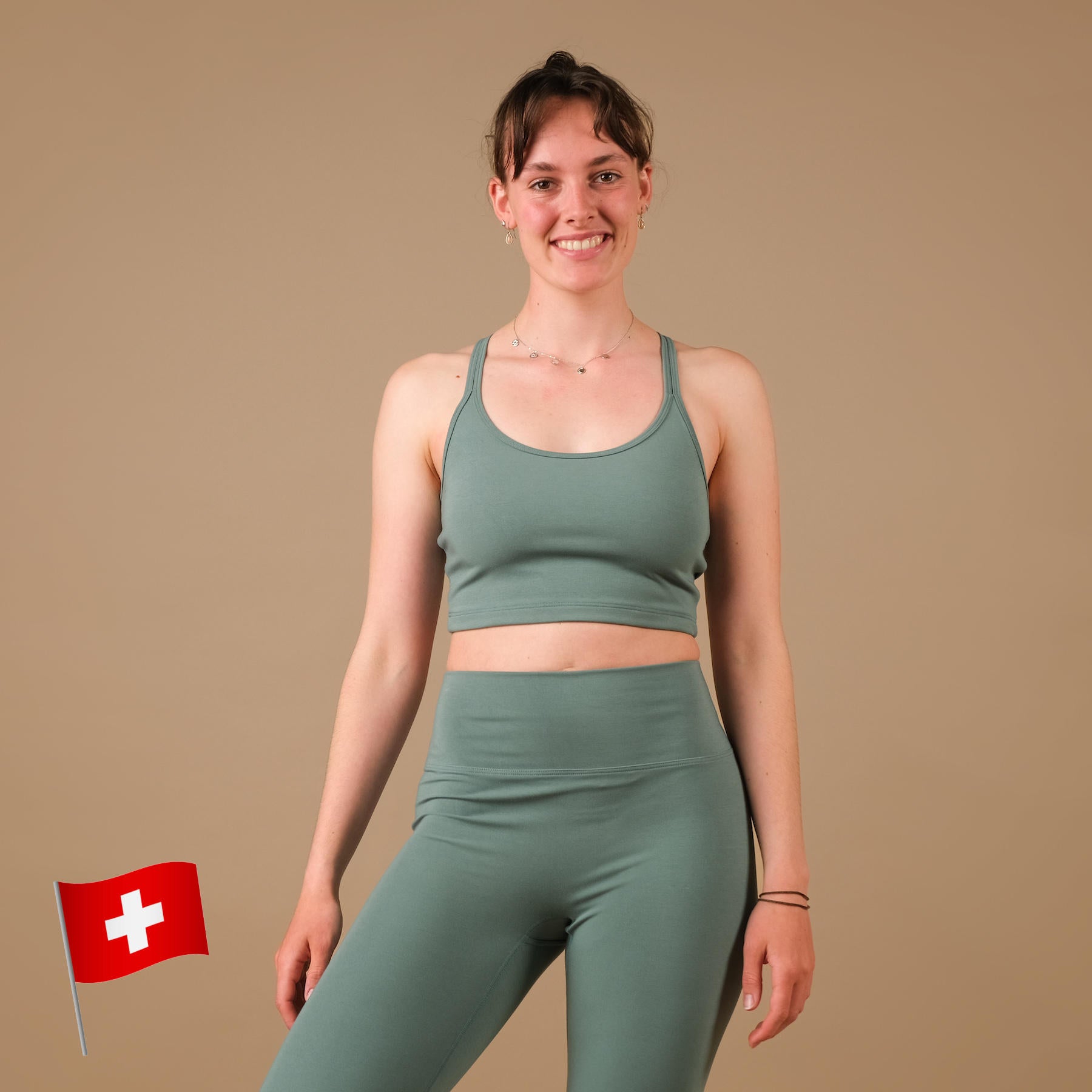 Robes de yoga Crop Top Joy pétrole en tissu durable et fabriqué en Suisse