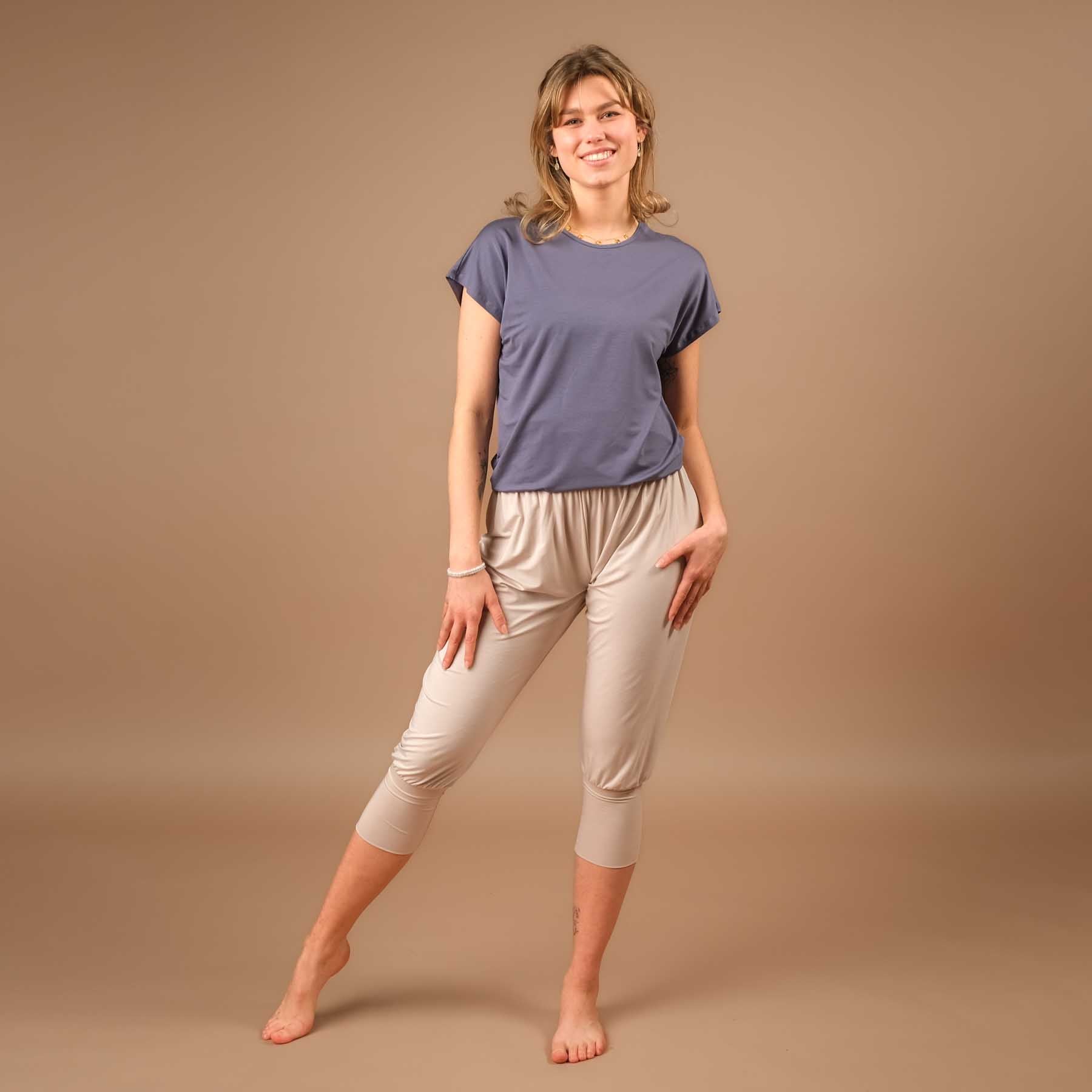 Yoga Shirt Comfy manches courtes fabriqué durablement en Suisse gris-bleu