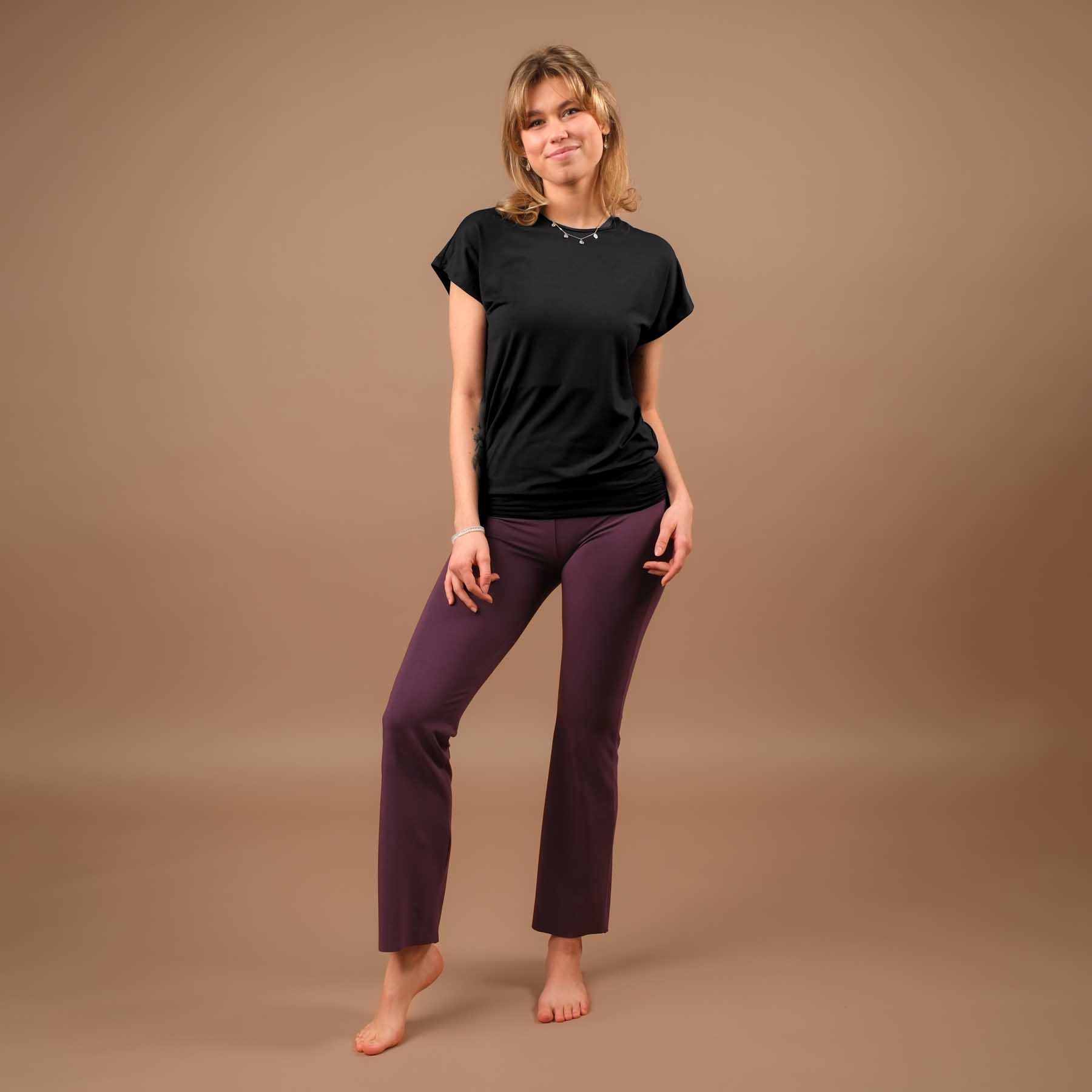 Yoga Shirt Comfy à manches courtes fabriqué de manière durable en Suisse noir